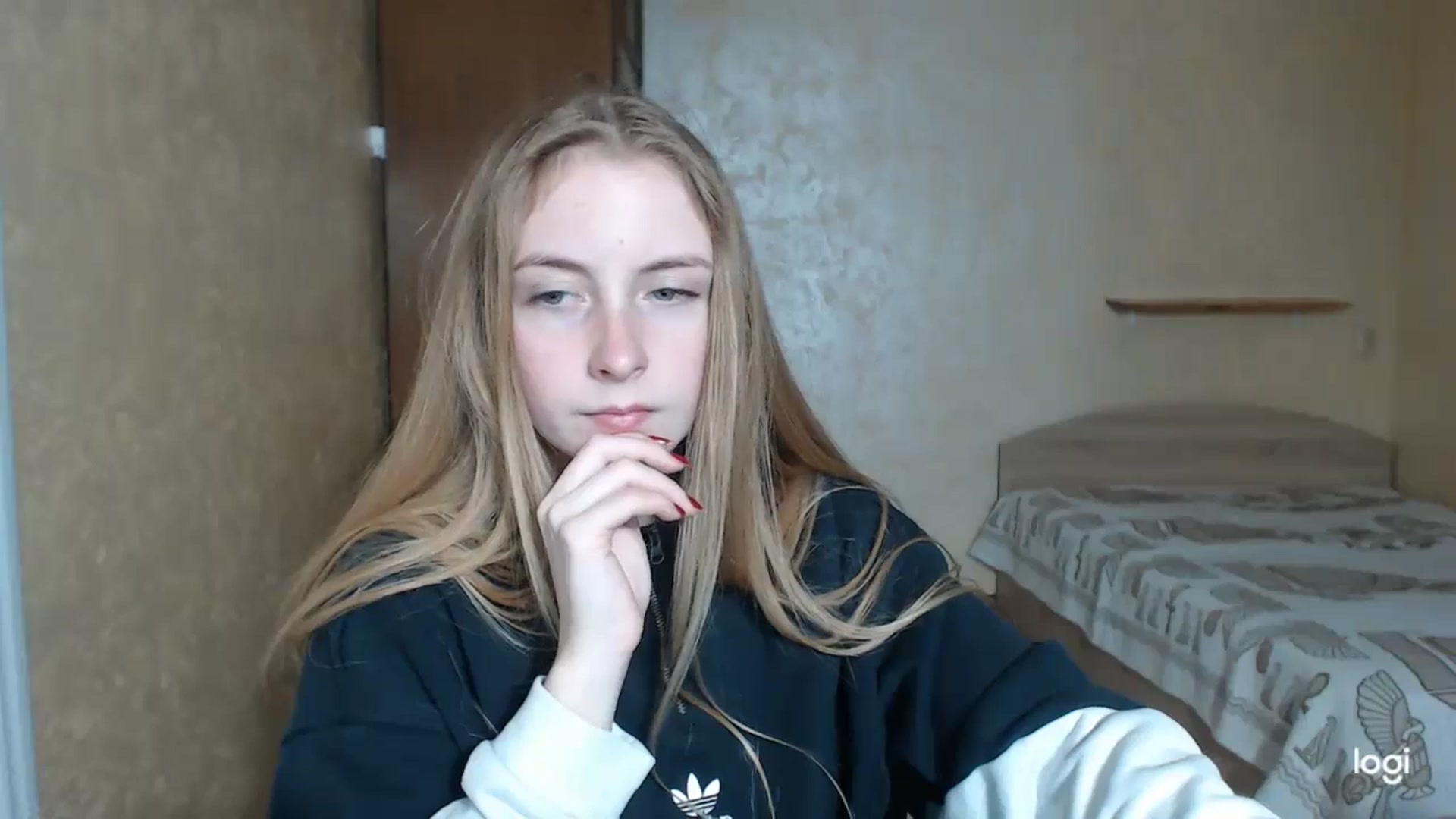 Gallery image thumbnail from LilCutie's myfreecams stream on, 04/29/2024, 17:12 image 9 of 20