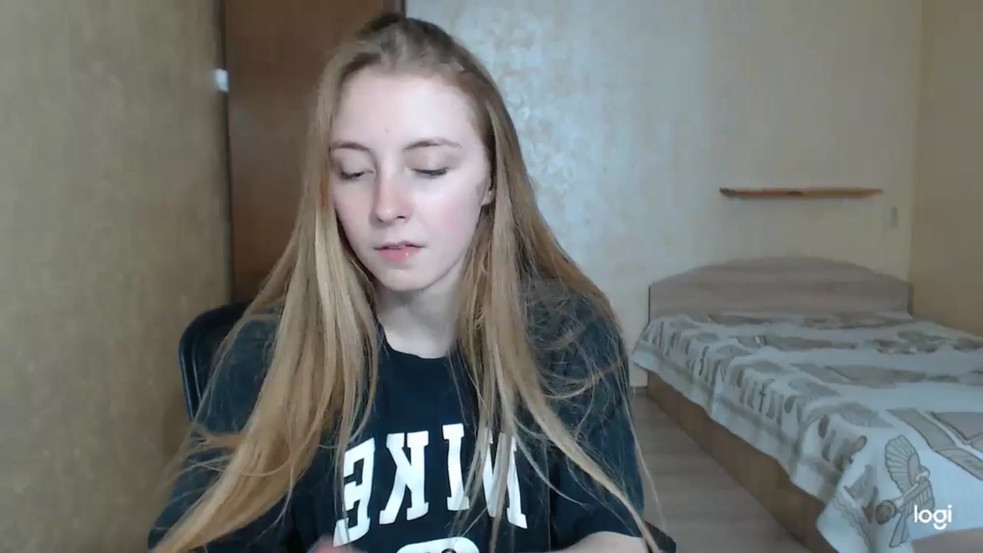 Gallery image thumbnail from LilCutie's myfreecams stream on, 05/02/2024, 16:14 image 13 of 20