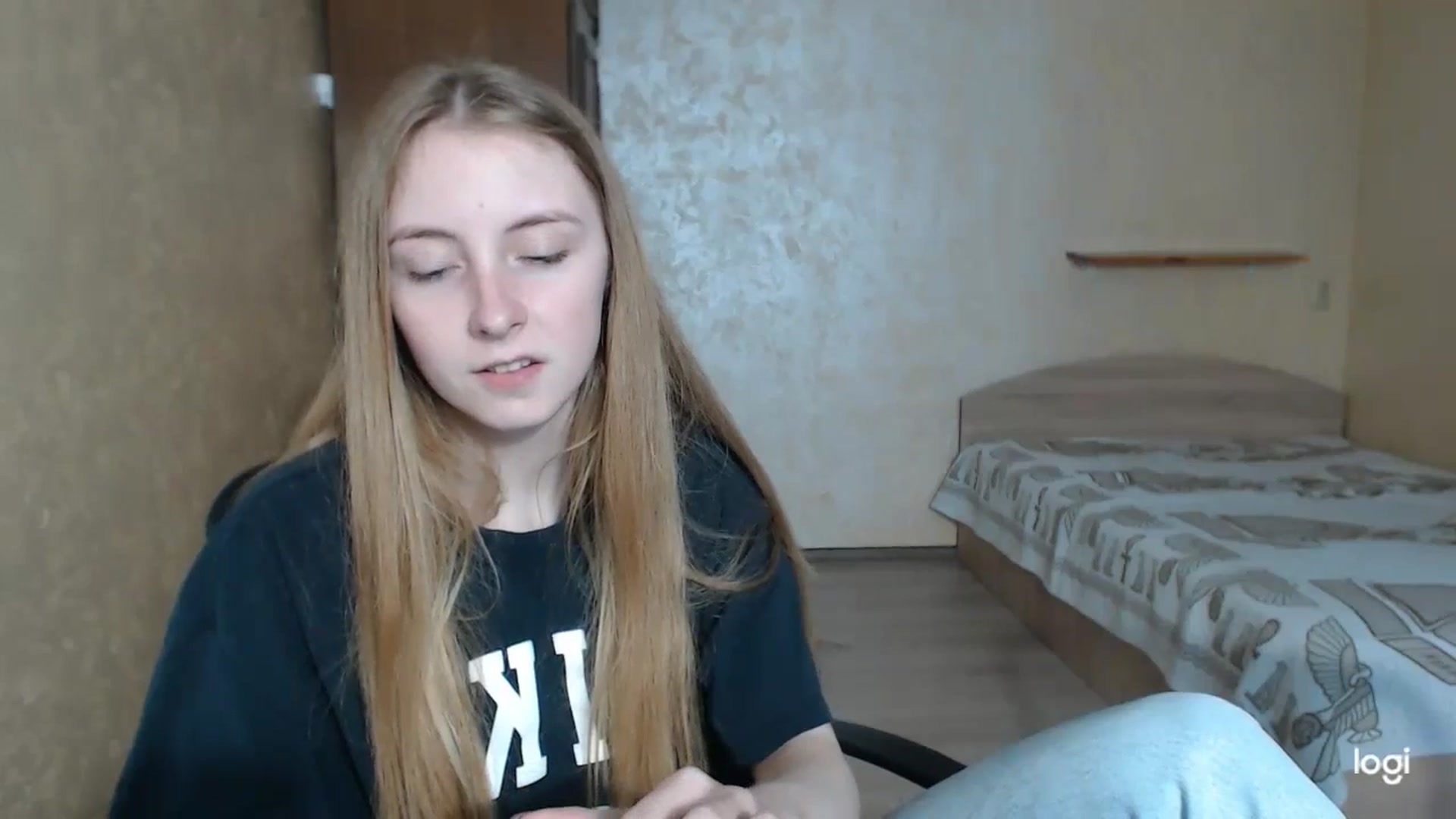 Gallery image thumbnail from LilCutie's myfreecams stream on, 05/04/2024, 16:51 image 14 of 20