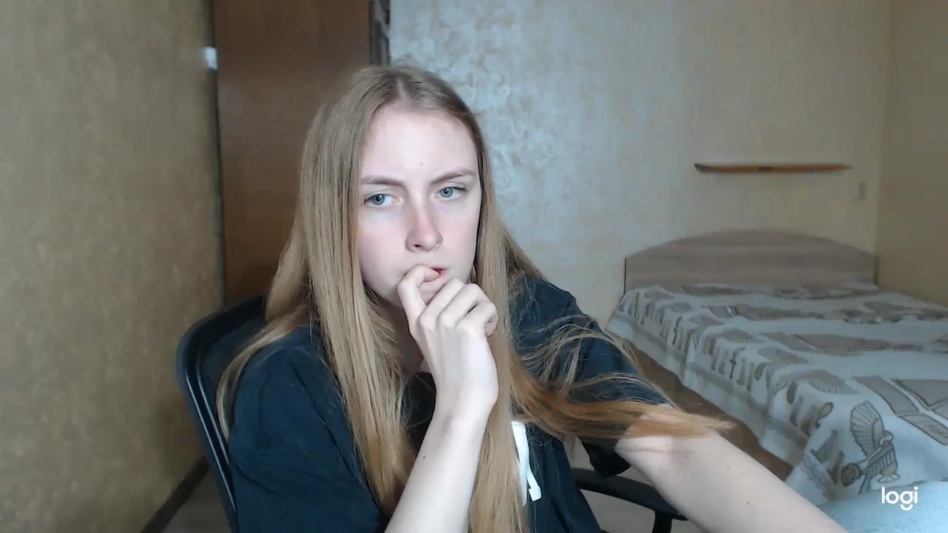 Gallery image thumbnail from LilCutie's myfreecams stream on, 05/04/2024, 16:51 image 16 of 20