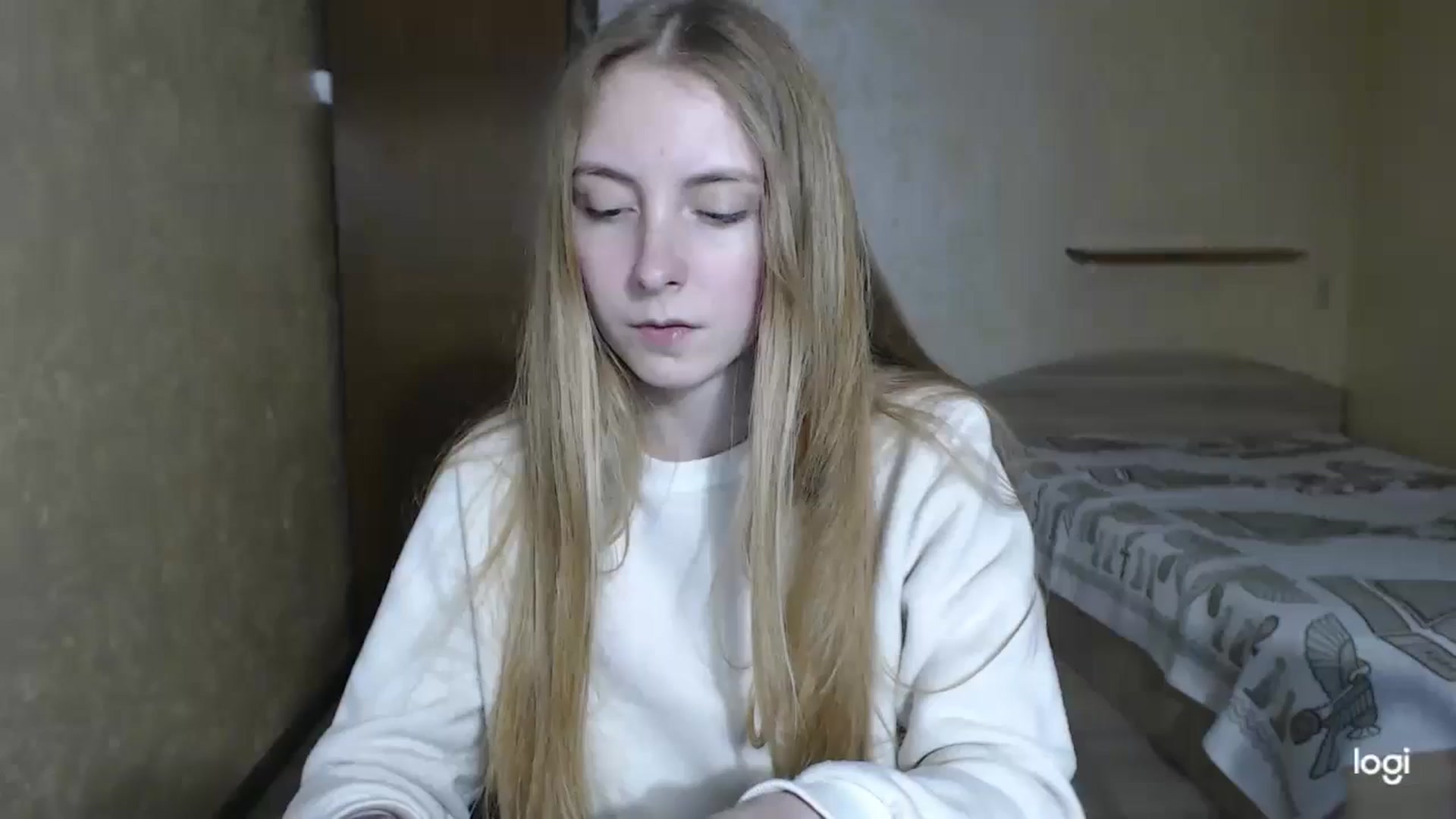 Gallery image thumbnail from LilCutie's myfreecams stream on, 05/06/2024, 17:40 image 14 of 20