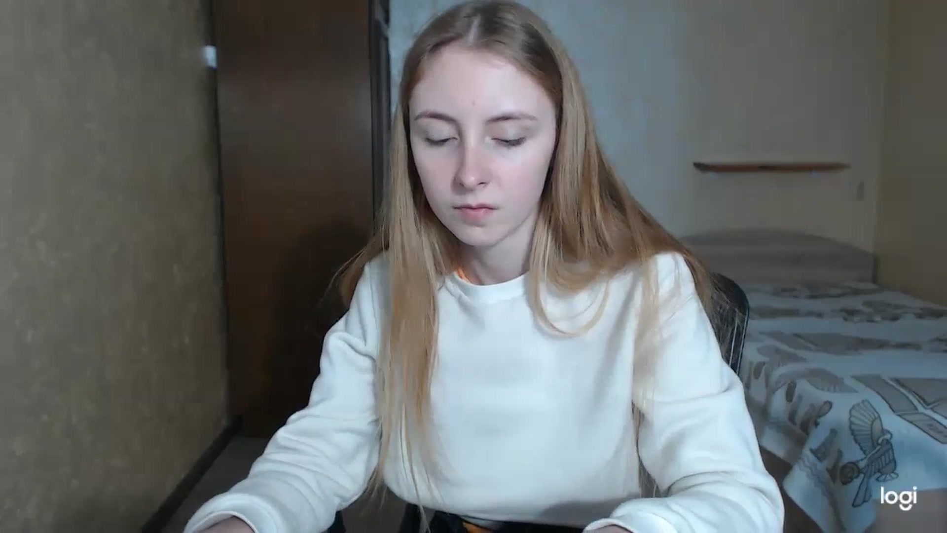 Gallery image thumbnail from LilCutie's myfreecams stream on, 05/06/2024, 17:40 image 6 of 20