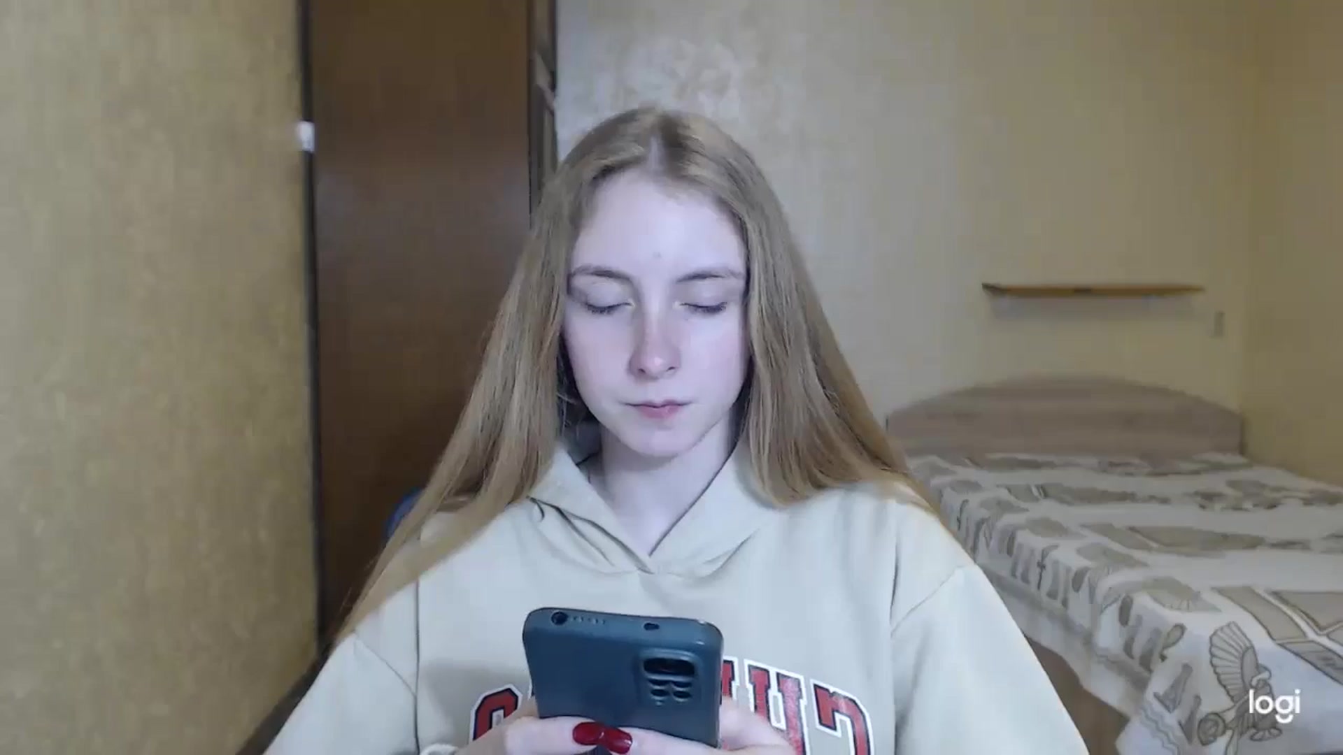 Gallery image thumbnail from LilCutie's myfreecams stream on, 05/07/2024, 17:23 image 9 of 20