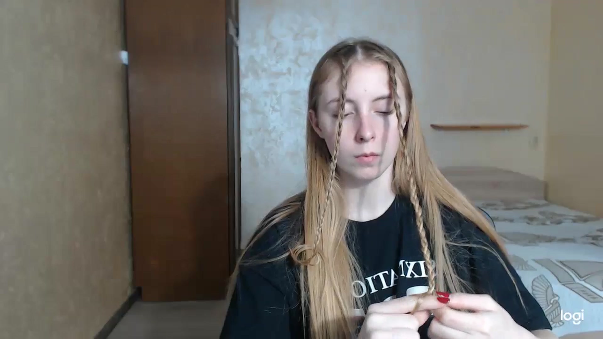 Gallery image thumbnail from LilCutie's myfreecams stream on, 05/09/2024, 14:58 image 9 of 20