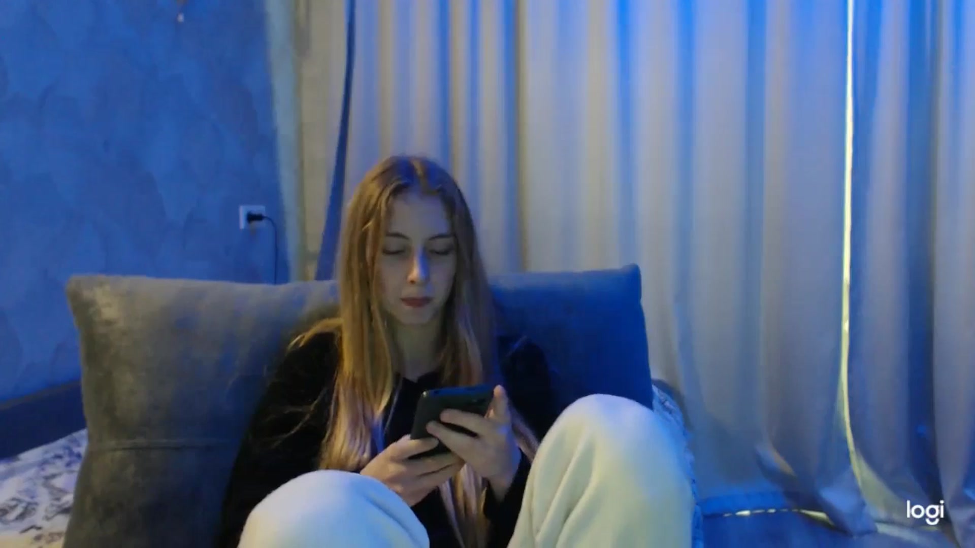 Gallery image thumbnail from LilCutie's myfreecams stream on, 05/22/2024, 14:50 image 19 of 20