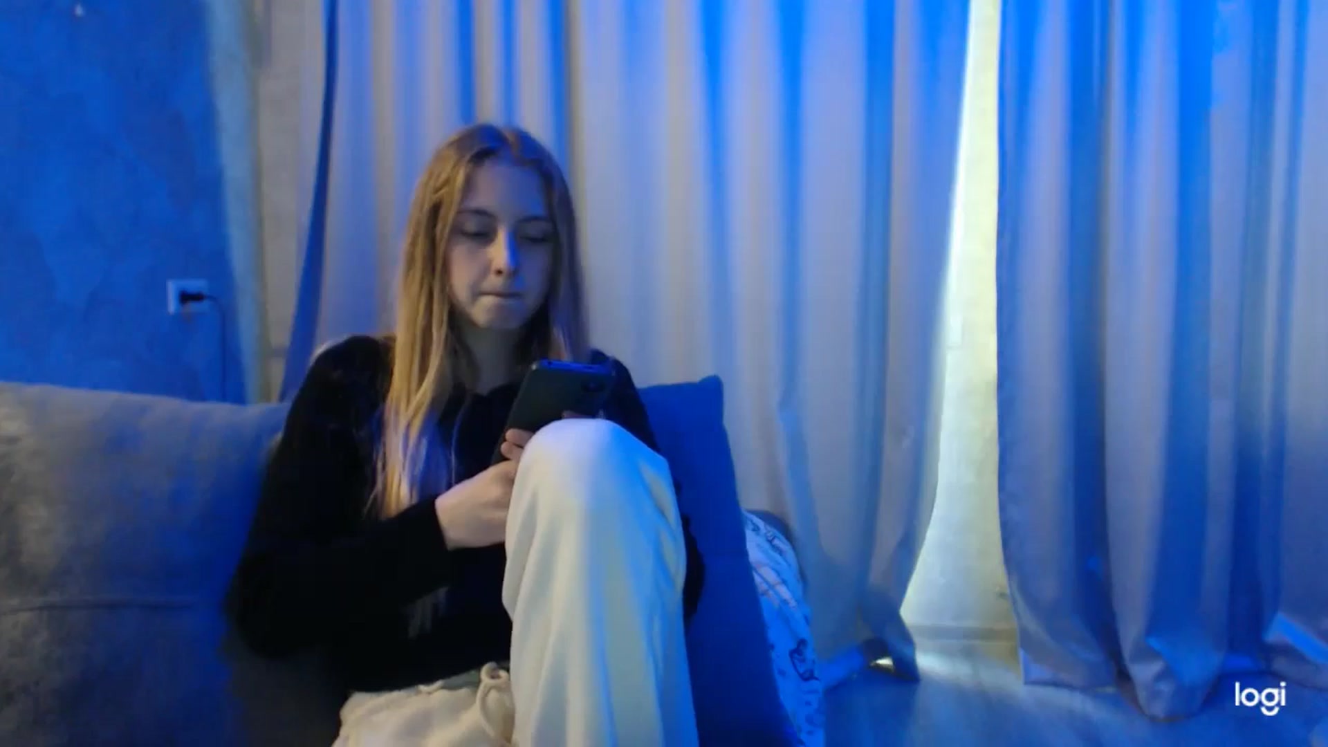 Gallery image thumbnail from LilCutie's myfreecams stream on, 05/22/2024, 14:50 image 20 of 20