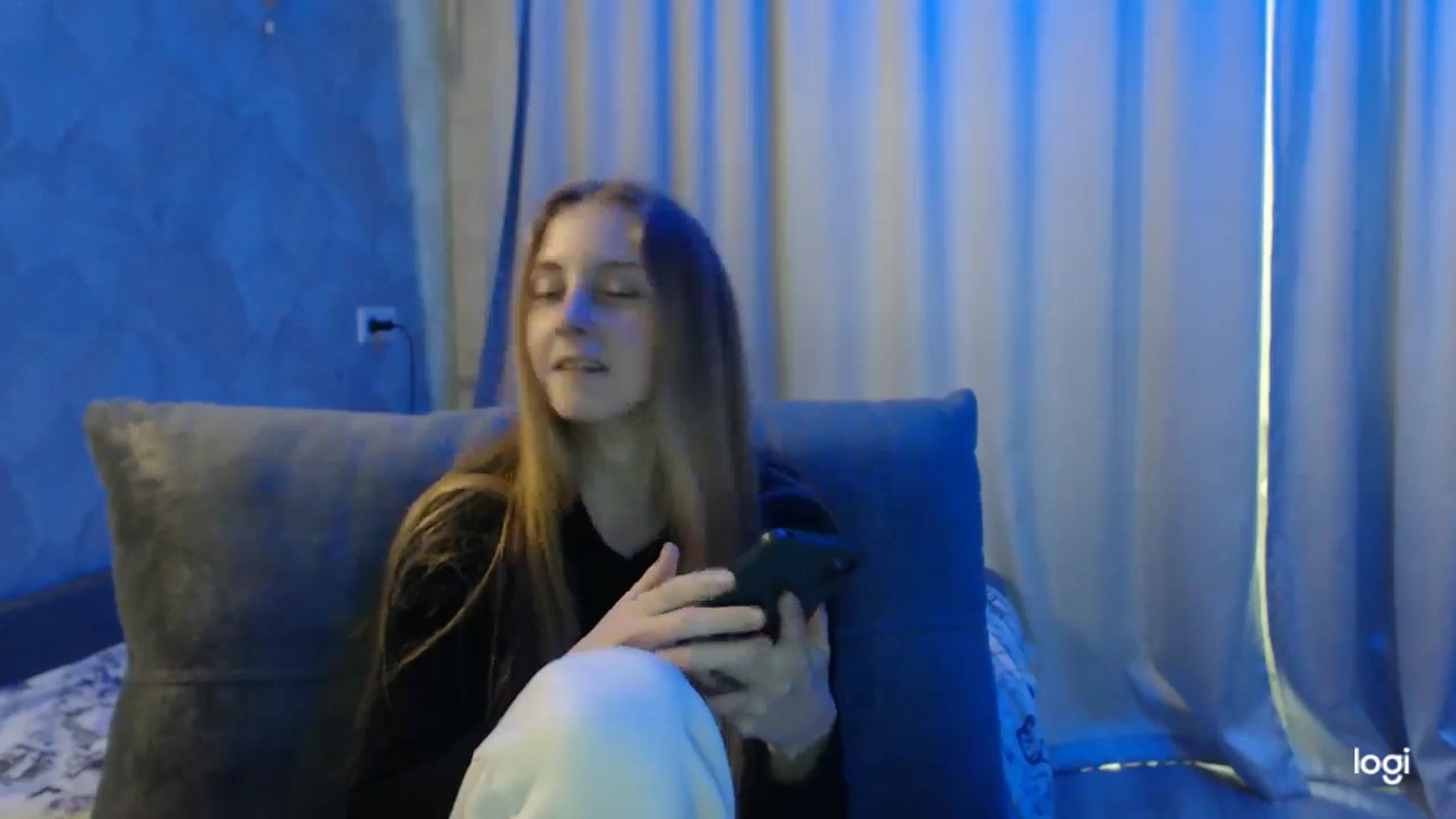 Gallery image thumbnail from LilCutie's myfreecams stream on, 05/22/2024, 14:50 image 12 of 20