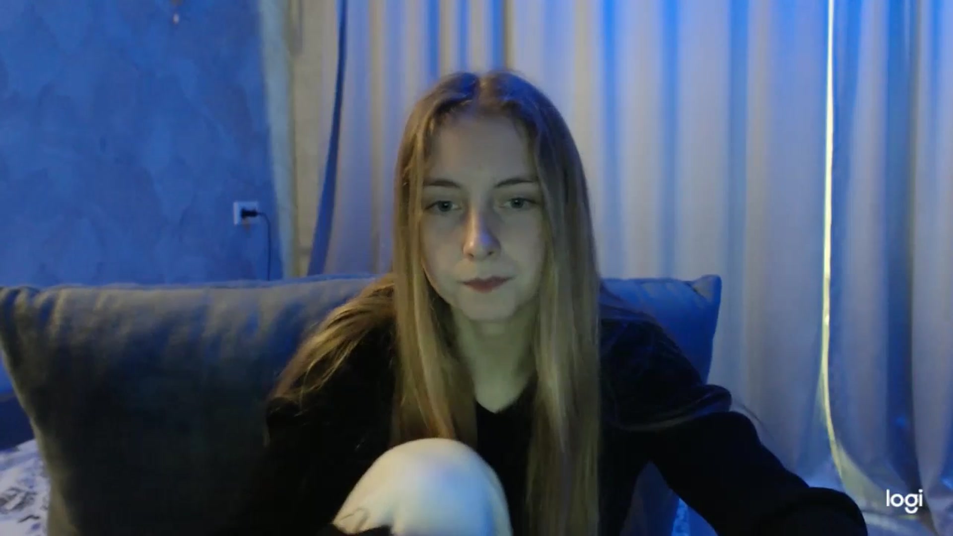 Gallery image thumbnail from LilCutie's myfreecams stream on, 05/22/2024, 14:50 image 15 of 20