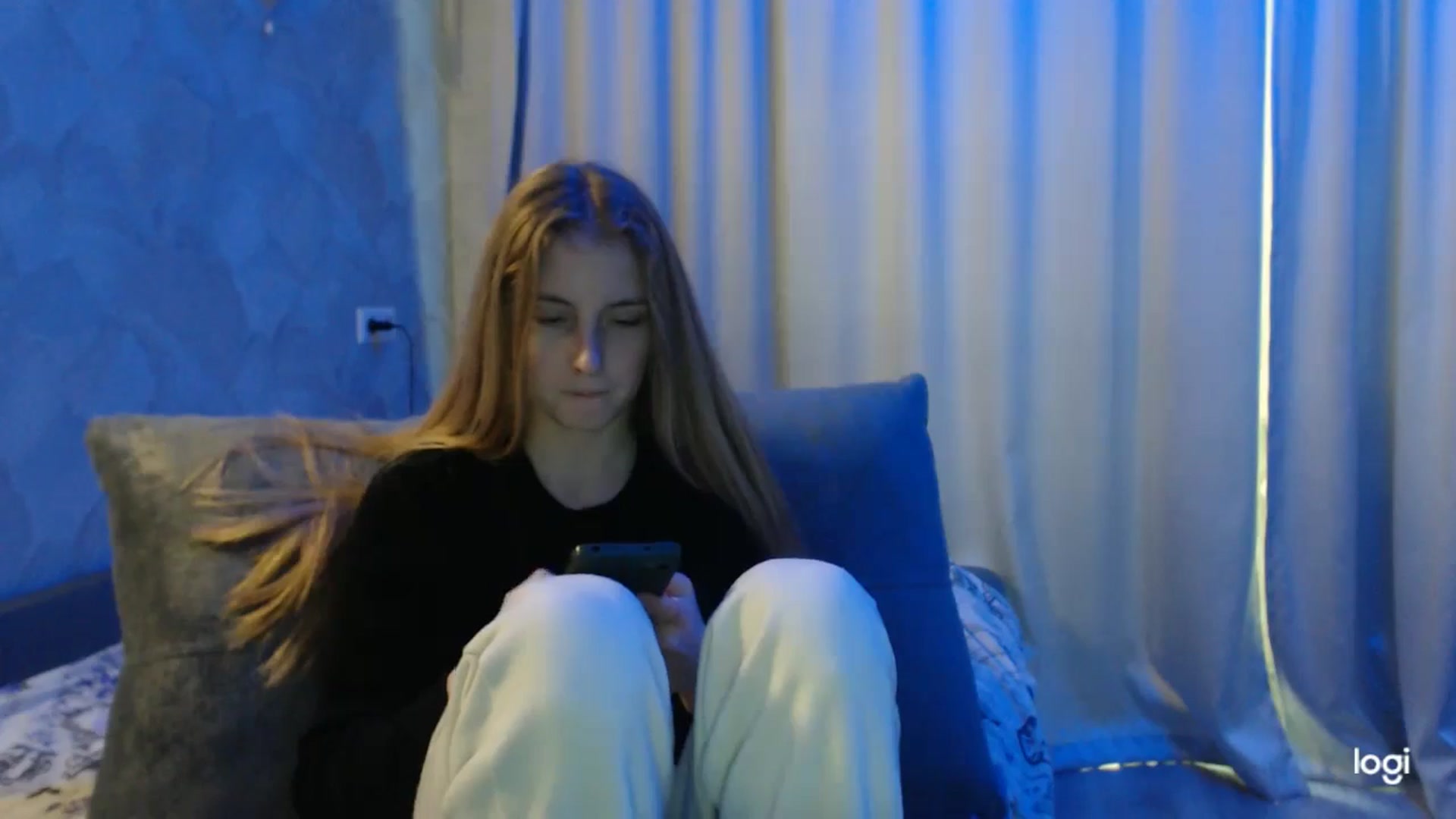 Gallery image thumbnail from LilCutie's myfreecams stream on, 05/22/2024, 14:50 image 8 of 20