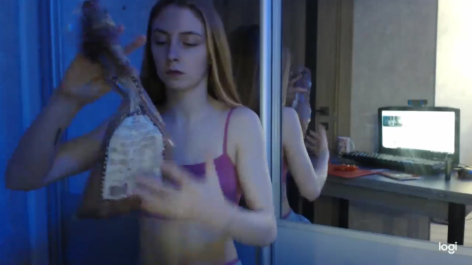Gallery image thumbnail from LilCutie's myfreecams stream on, 05/25/2024, 13:12 image 18 of 20