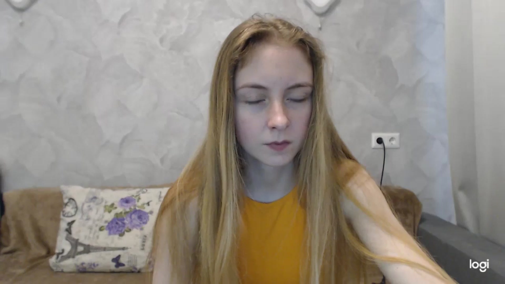 Gallery image thumbnail from LilCutie's myfreecams stream on, 05/27/2024, 13:29 image 14 of 20