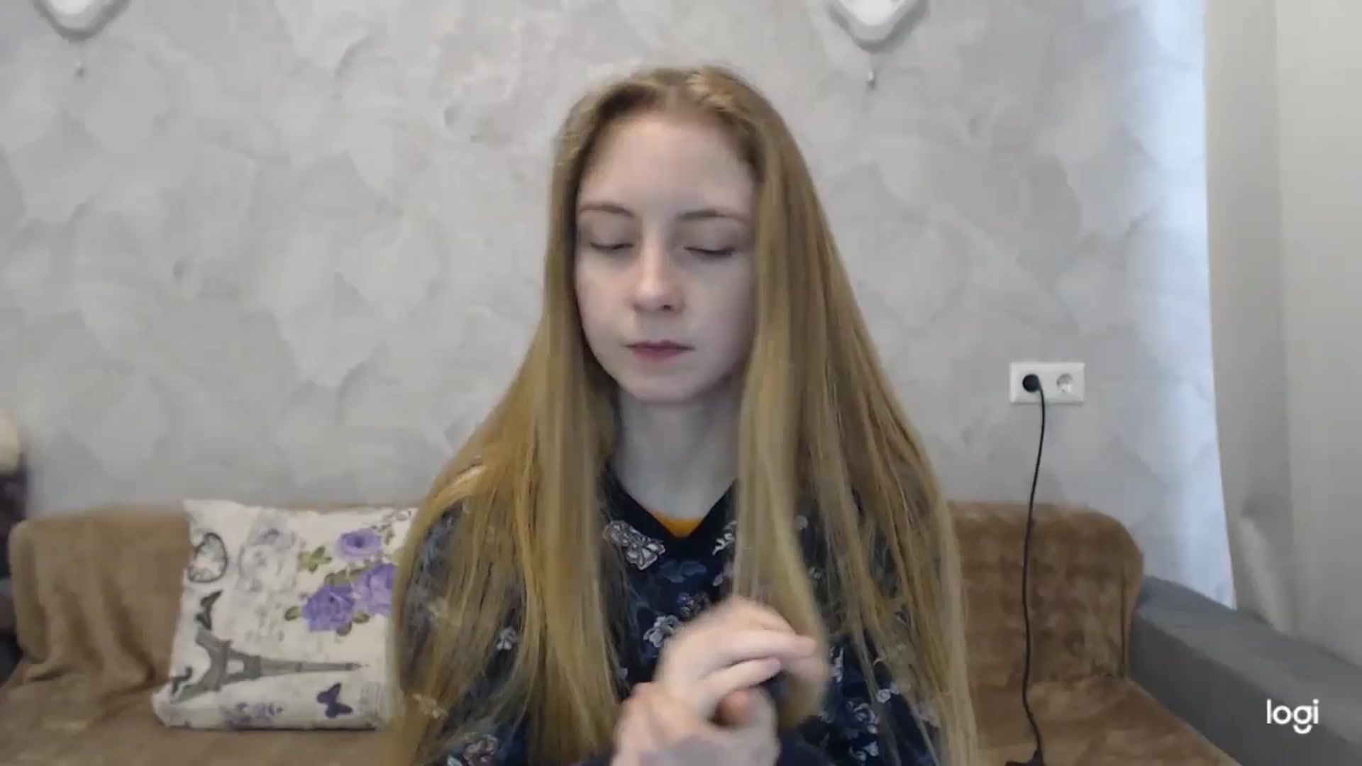 Gallery image thumbnail from LilCutie's myfreecams stream on, 05/27/2024, 13:29 image 4 of 20