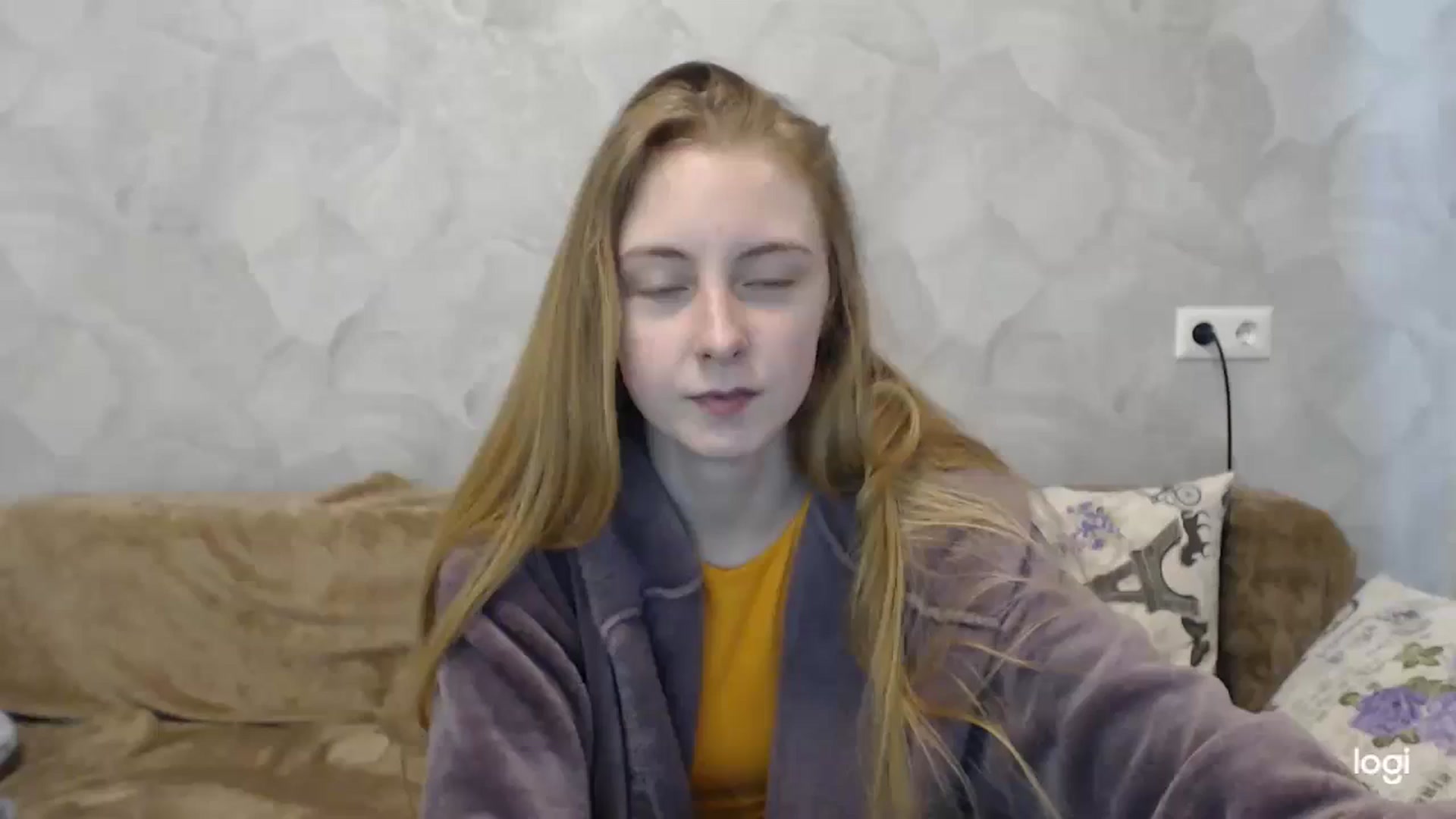 Gallery image thumbnail from LilCutie's myfreecams stream on, 05/27/2024, 14:14 image 11 of 20