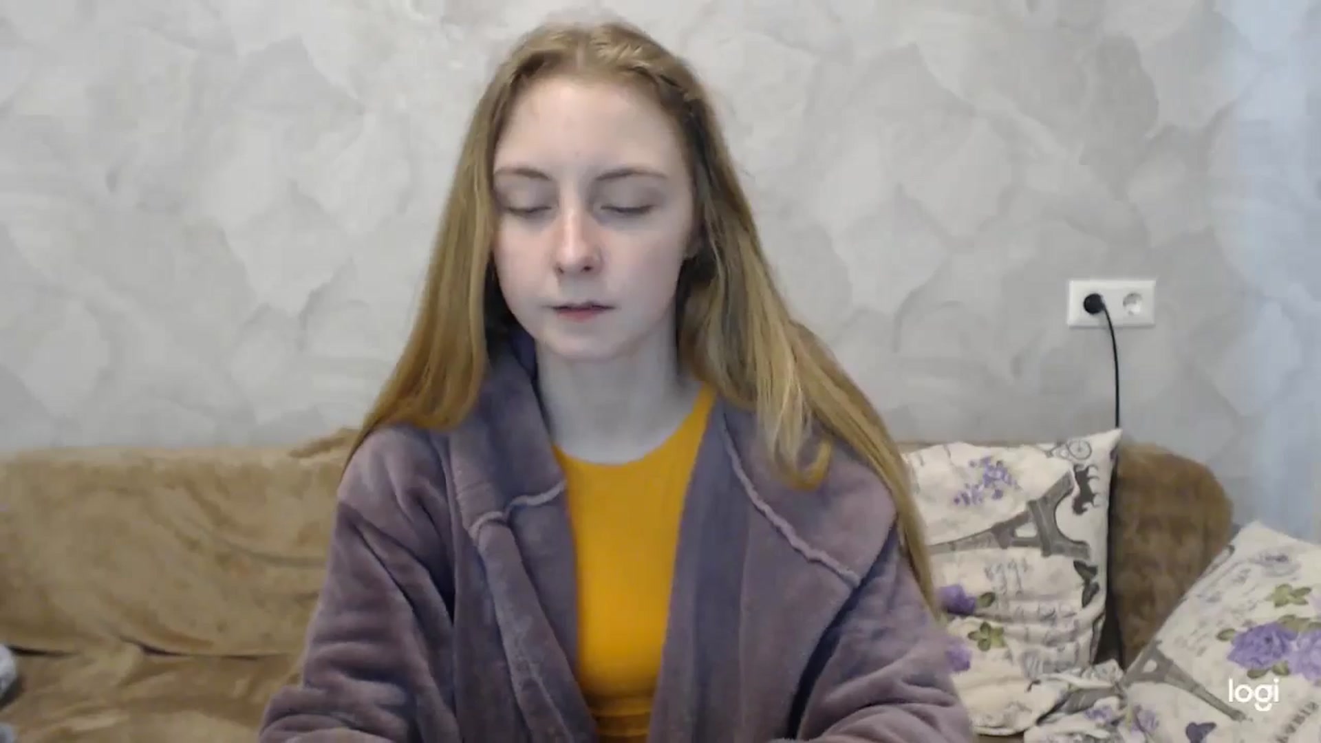 Gallery image thumbnail from LilCutie's myfreecams stream on, 05/27/2024, 14:14 image 9 of 20