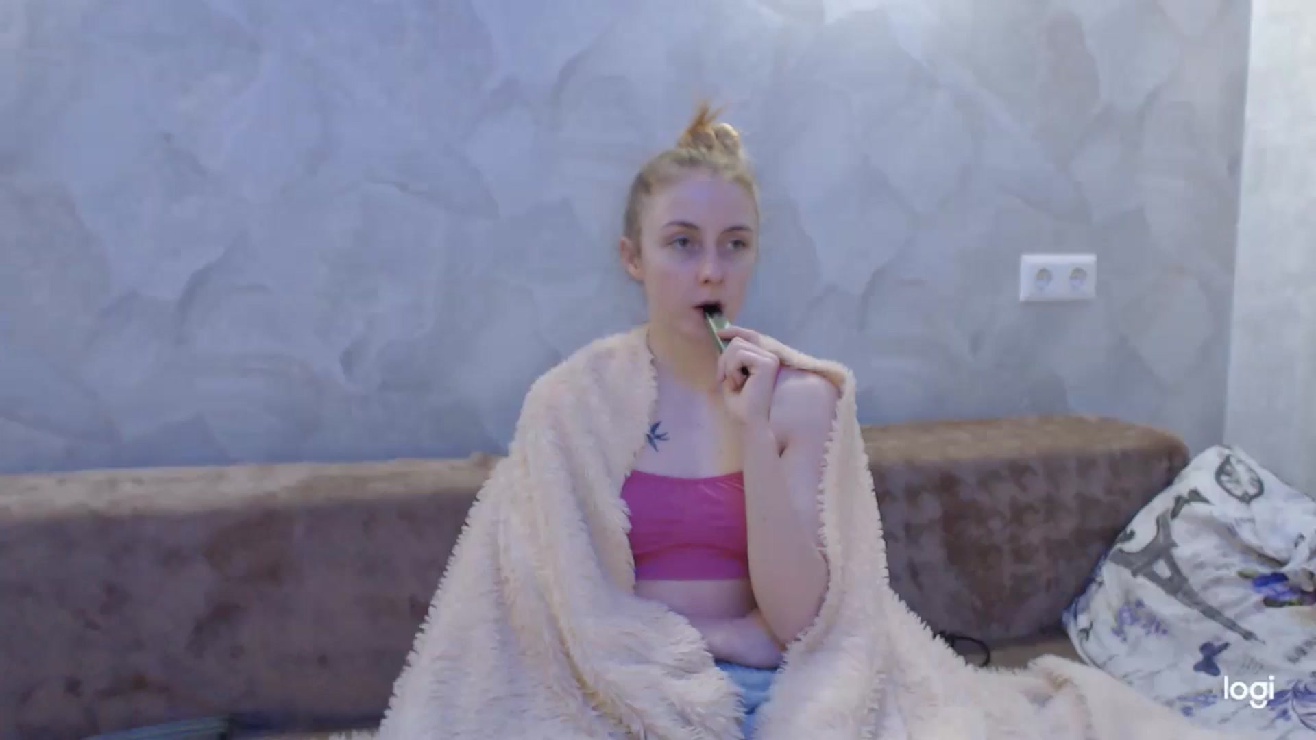 Gallery image thumbnail from LilCutie's myfreecams stream on, 05/29/2024, 14:42 image 17 of 20