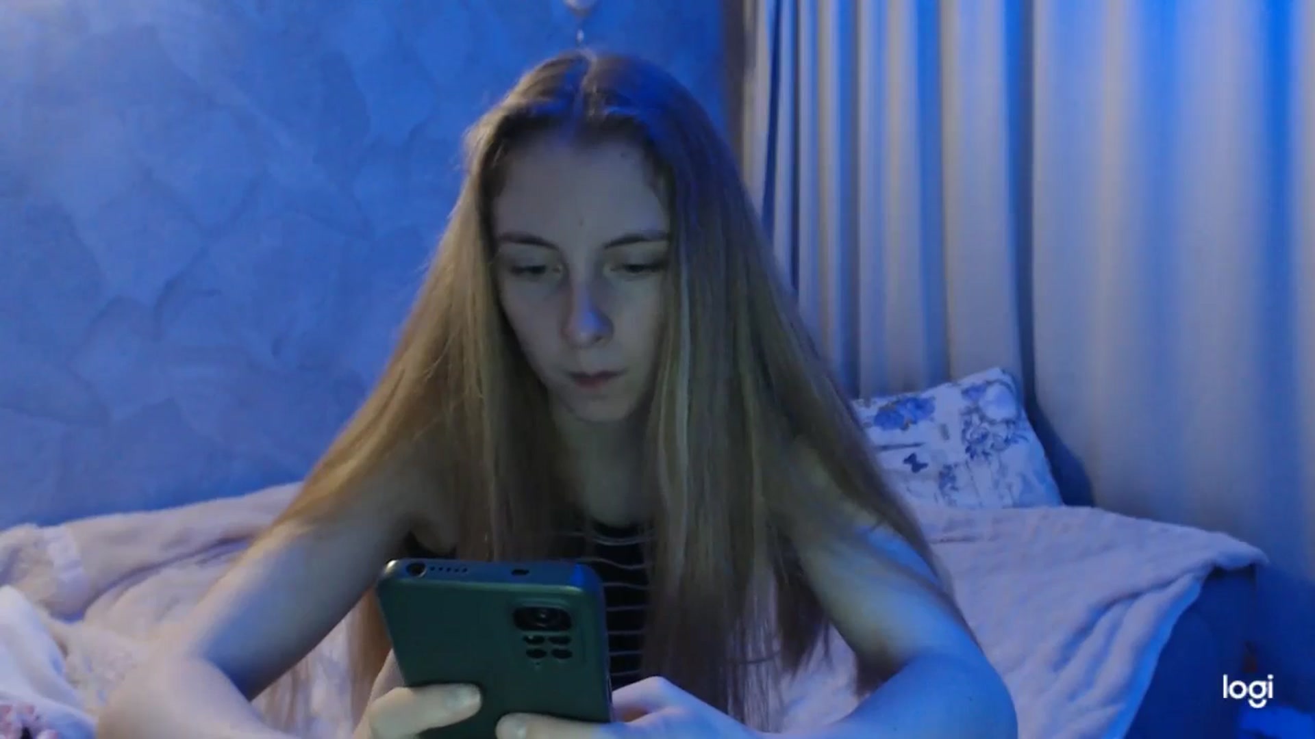 Gallery image thumbnail from LilCutie's myfreecams stream on, 06/01/2024, 18:10 image 13 of 20