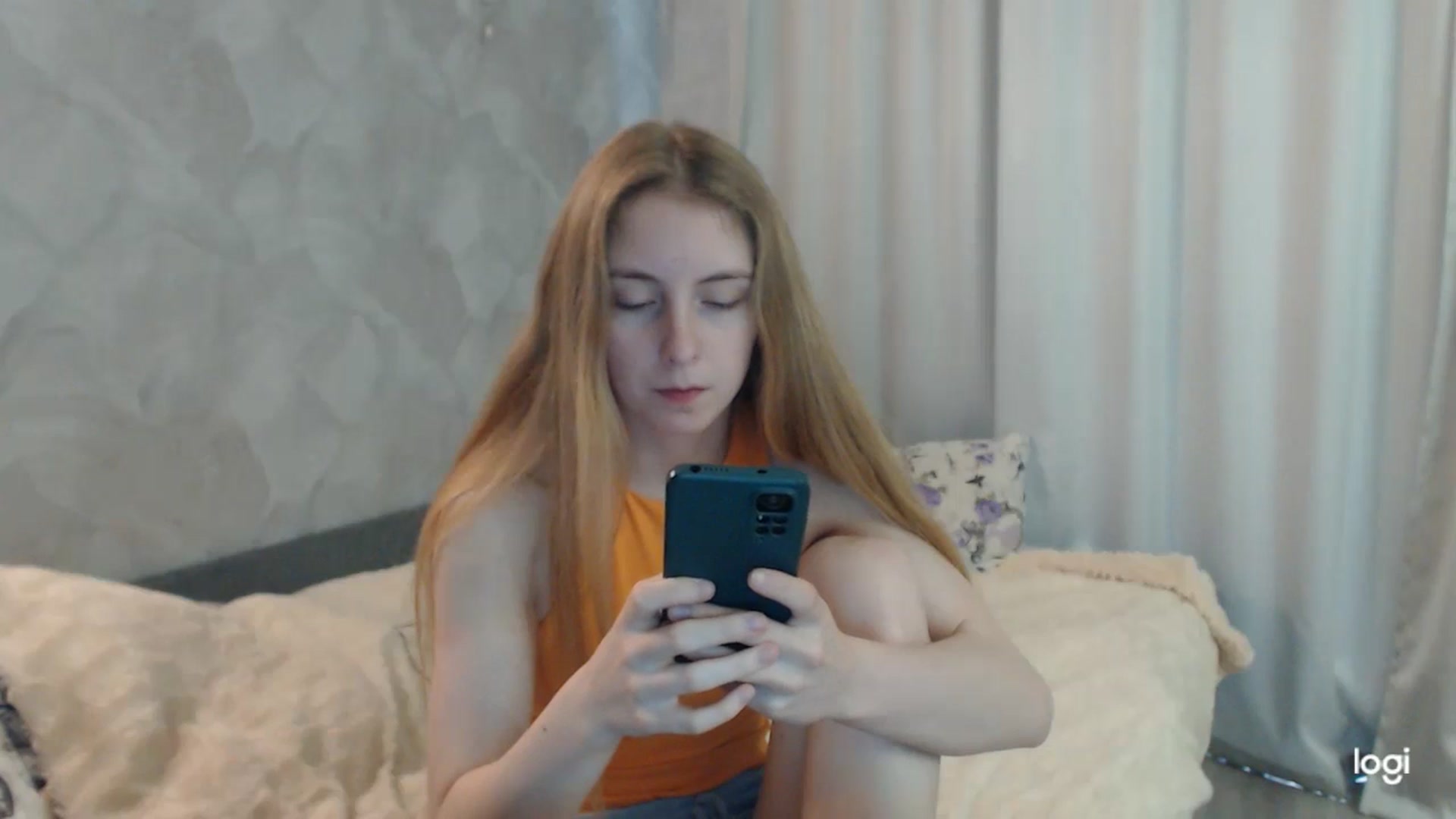 Gallery image thumbnail from LilCutie's myfreecams stream on, 06/06/2024, 12:01 image 15 of 20