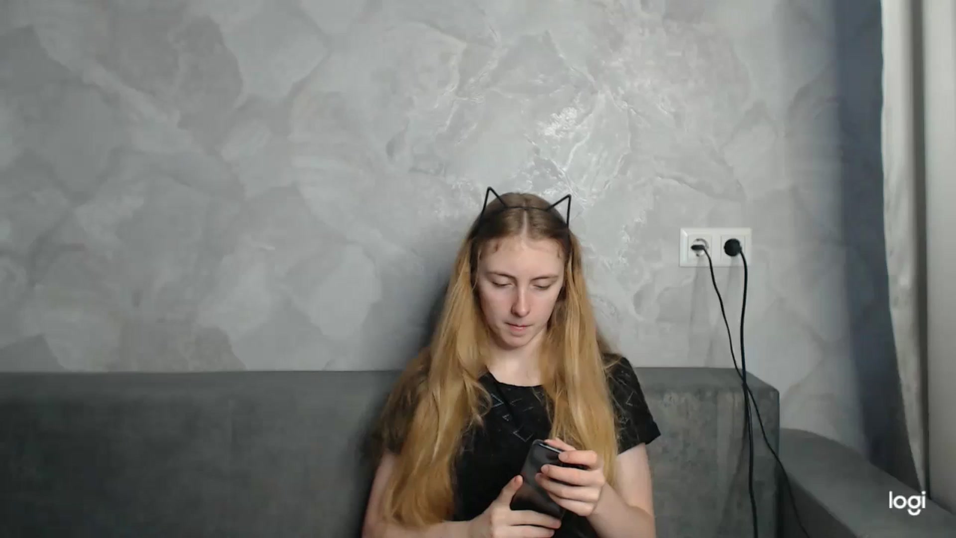 Gallery image thumbnail from LilCutie's myfreecams stream on, 06/18/2024, 15:27 image 9 of 20