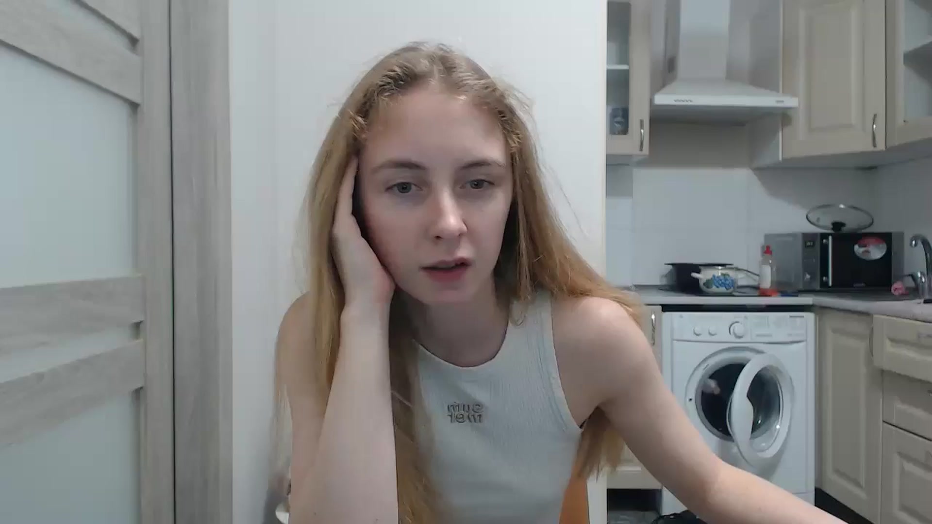 Gallery image thumbnail from LilCutie's myfreecams stream on, 12/25/2024, 15:36 image 1 of 20