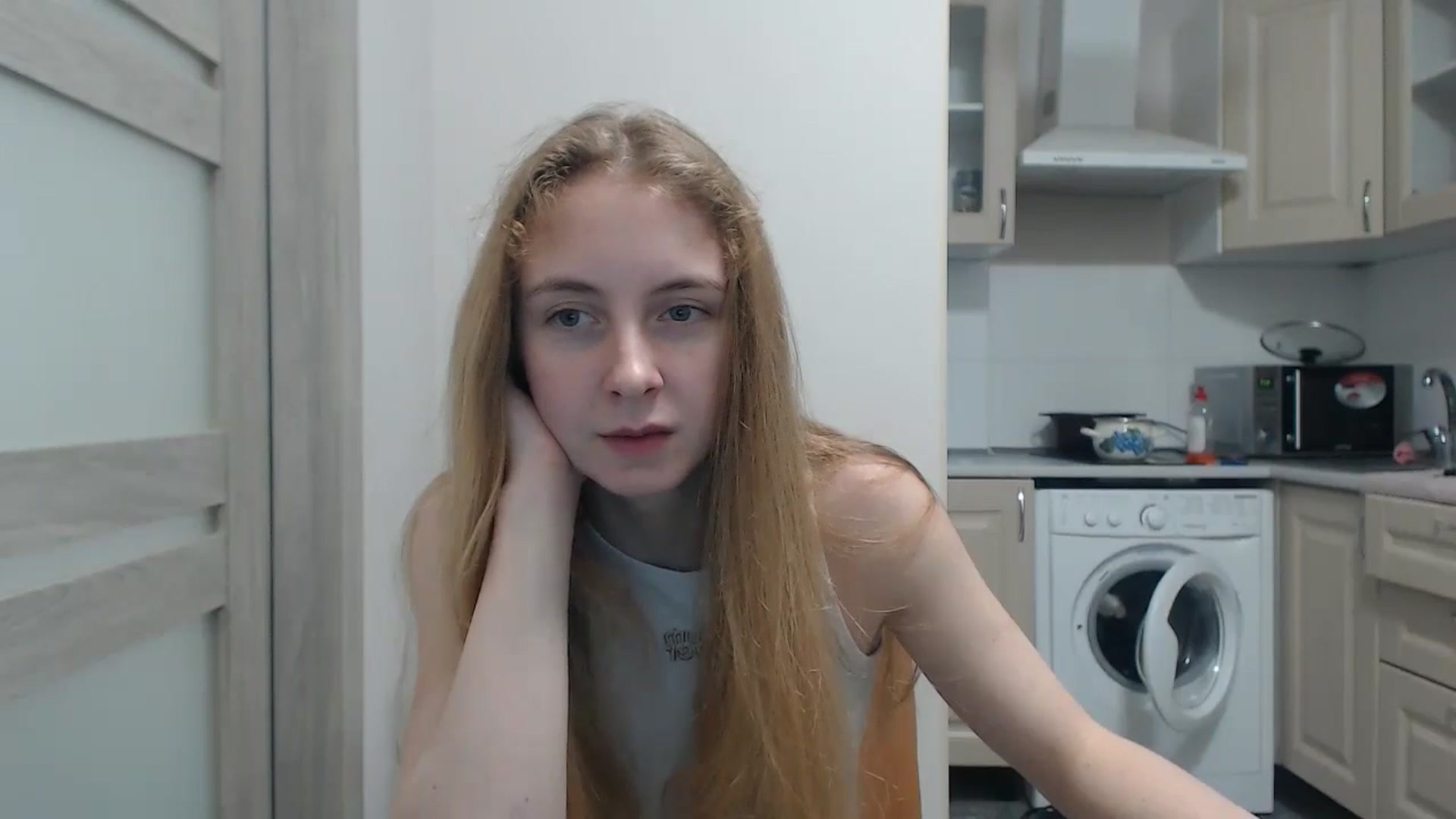 Gallery image thumbnail from LilCutie's myfreecams stream on, 12/25/2024, 15:36 image 9 of 20
