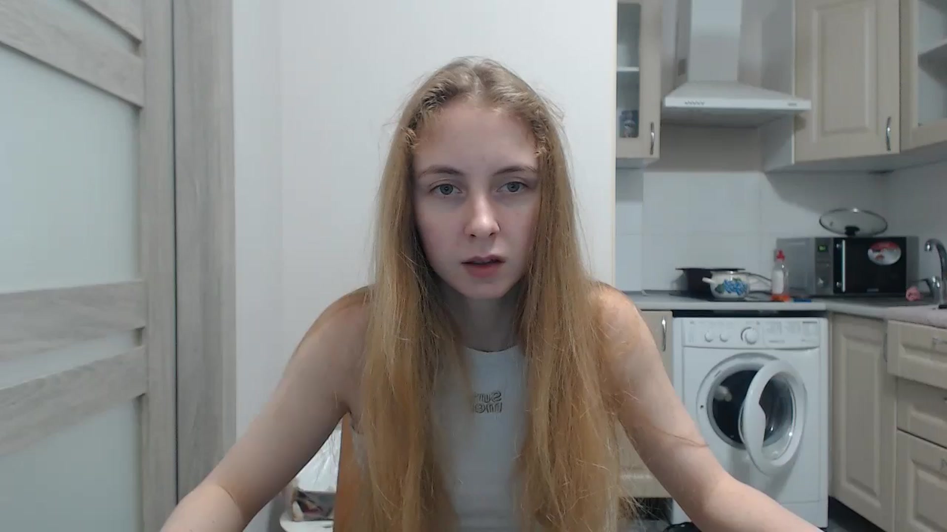 Gallery image thumbnail from LilCutie's myfreecams stream on, 12/25/2024, 15:36 image 4 of 20