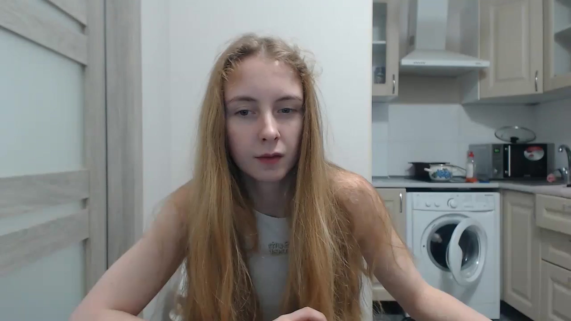 Gallery image thumbnail from LilCutie's myfreecams stream on, 12/25/2024, 15:36 image 15 of 20