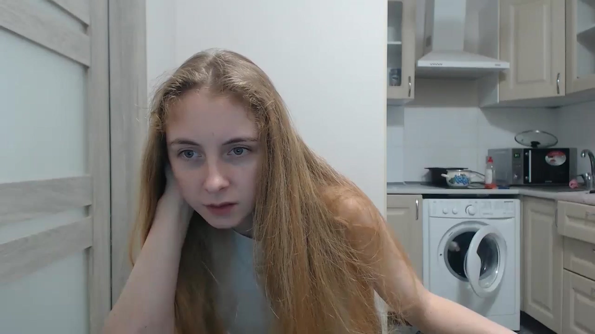 Gallery image thumbnail from LilCutie's myfreecams stream on, 12/25/2024, 15:36 image 2 of 20