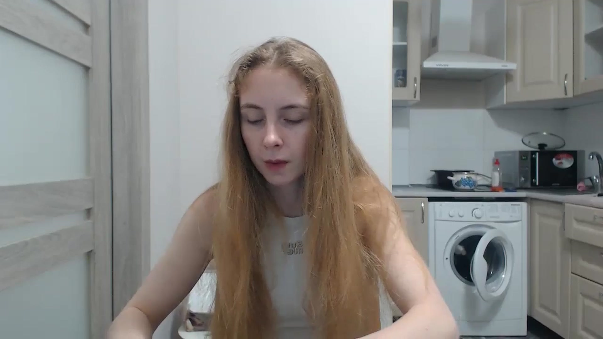 Gallery image thumbnail from LilCutie's myfreecams stream on, 12/25/2024, 15:36 image 3 of 20