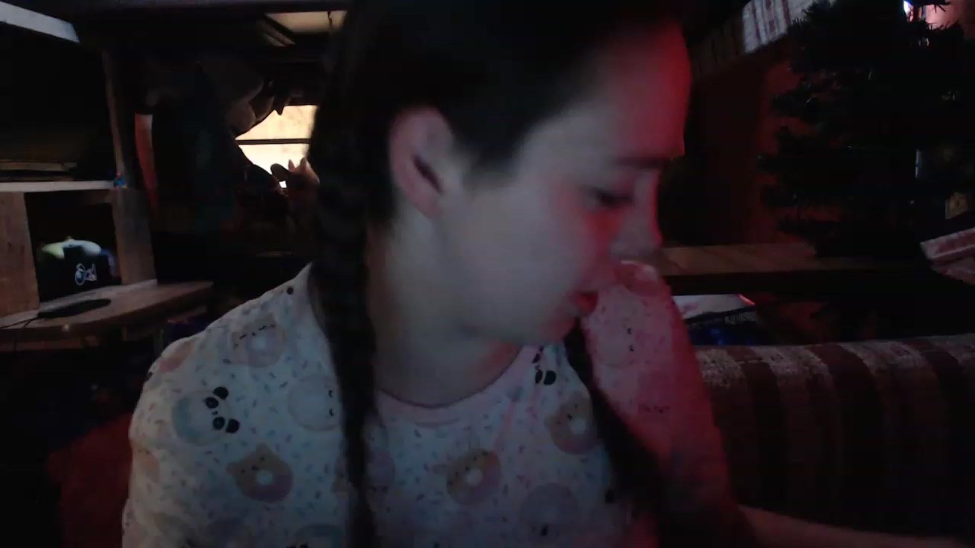 Gallery image thumbnail from LilEmmy1999's myfreecams stream on, 11/23/2022, 21:27 image 1 of 20