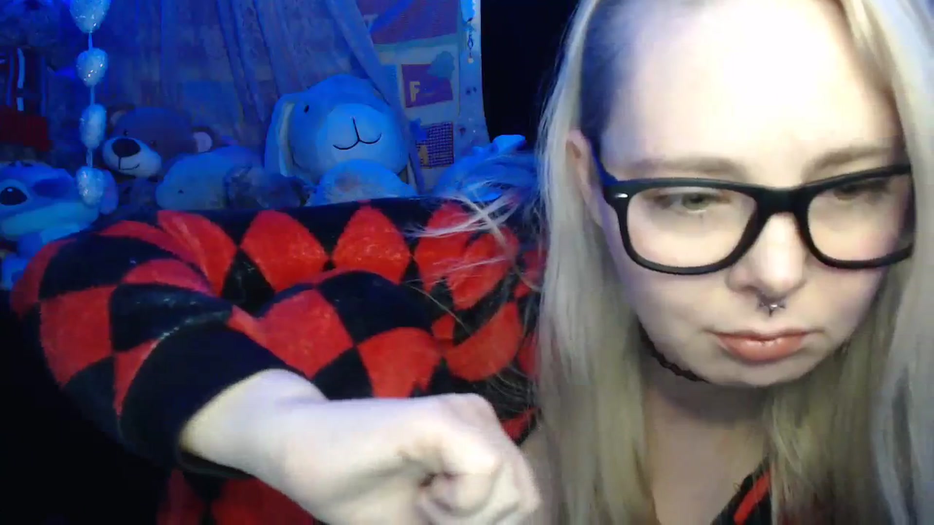 Gallery image thumbnail from LilEmmy1999's myfreecams stream on, 01/16/2024, 13:53 image 14 of 20