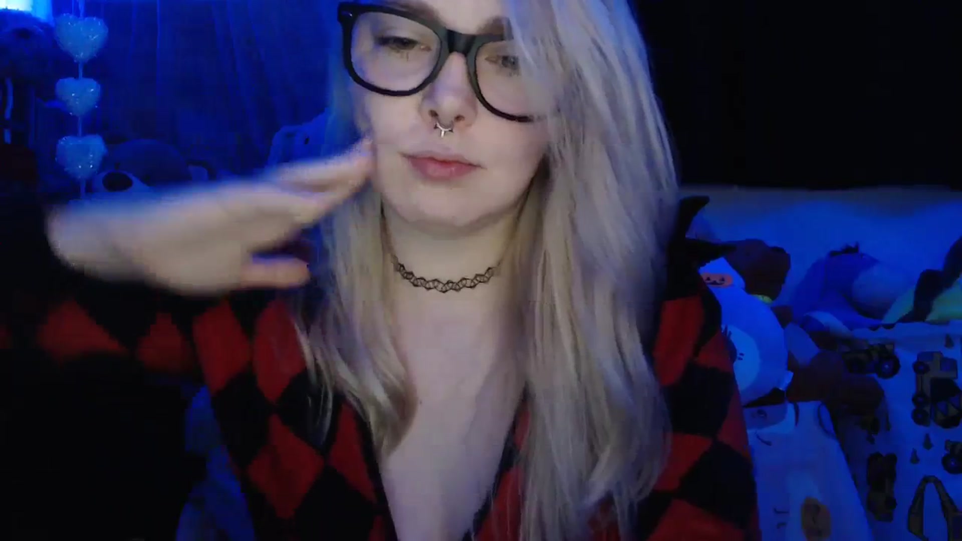 Gallery image thumbnail from LilEmmy1999's myfreecams stream on, 01/16/2024, 13:53 image 5 of 20
