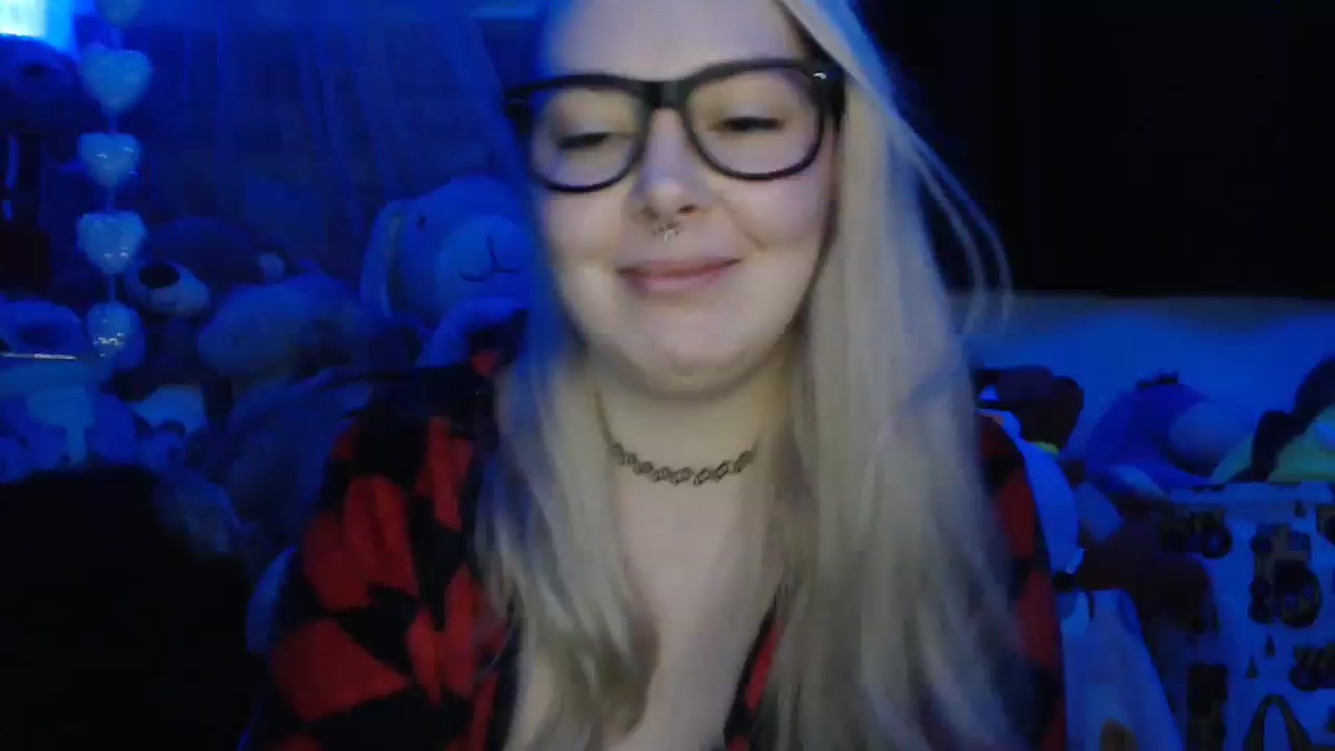 Gallery image thumbnail from LilEmmy1999's myfreecams stream on, 01/16/2024, 13:53 image 6 of 20