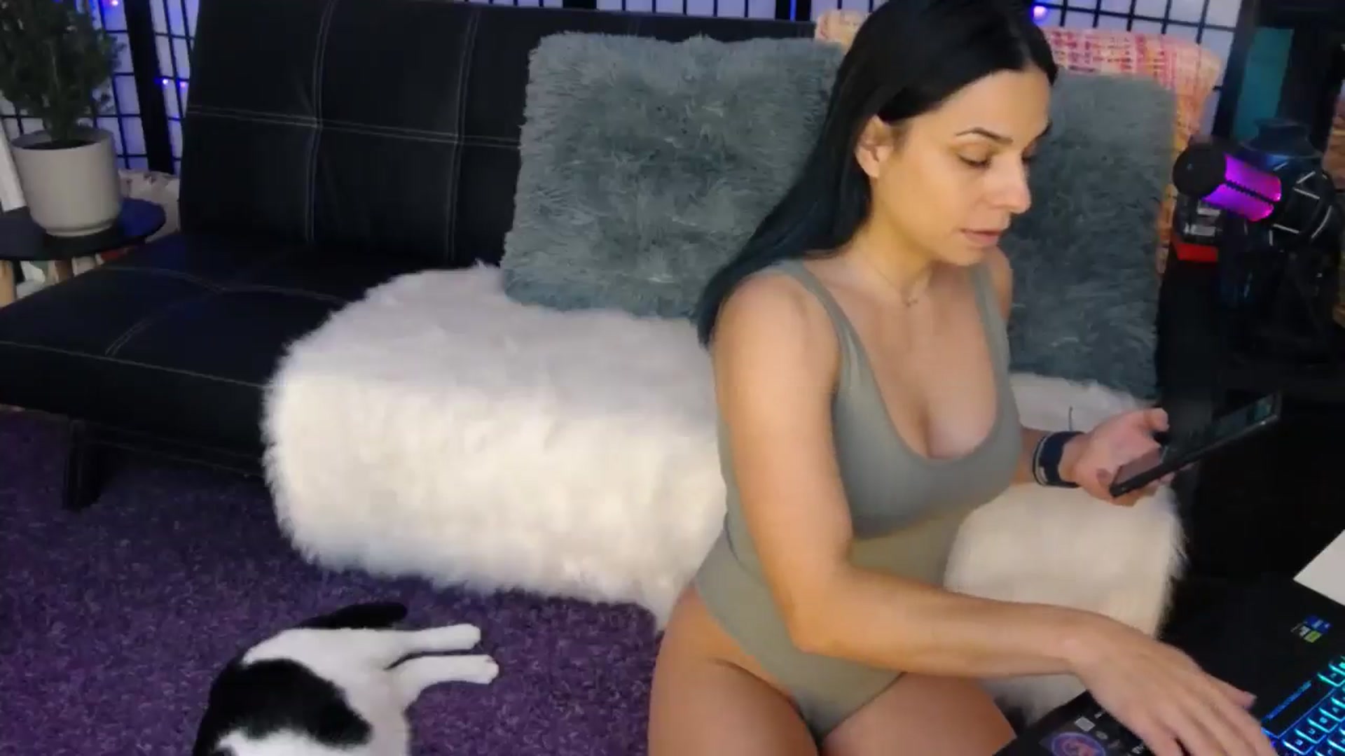 Gallery image thumbnail from LilFitVeve's myfreecams stream on, 12/09/2024, 08:32 image 14 of 20
