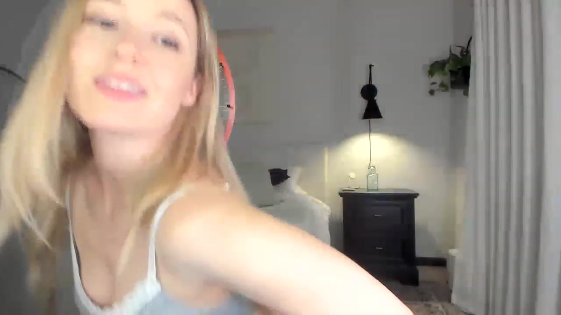 Gallery image thumbnail from LilLadyBird's myfreecams stream on, 12/27/2022, 02:17 image 4 of 20