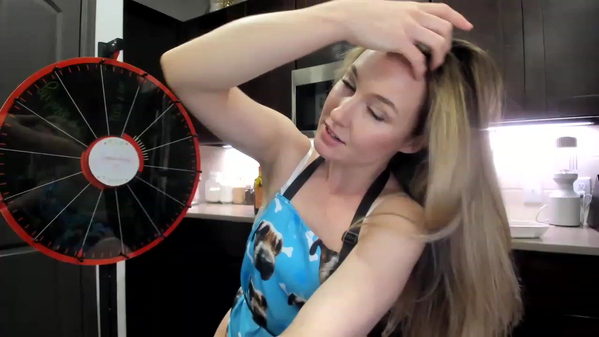 Gallery image thumbnail from LilLadyBird's myfreecams stream on, 12/27/2022, 02:46 image 5 of 20