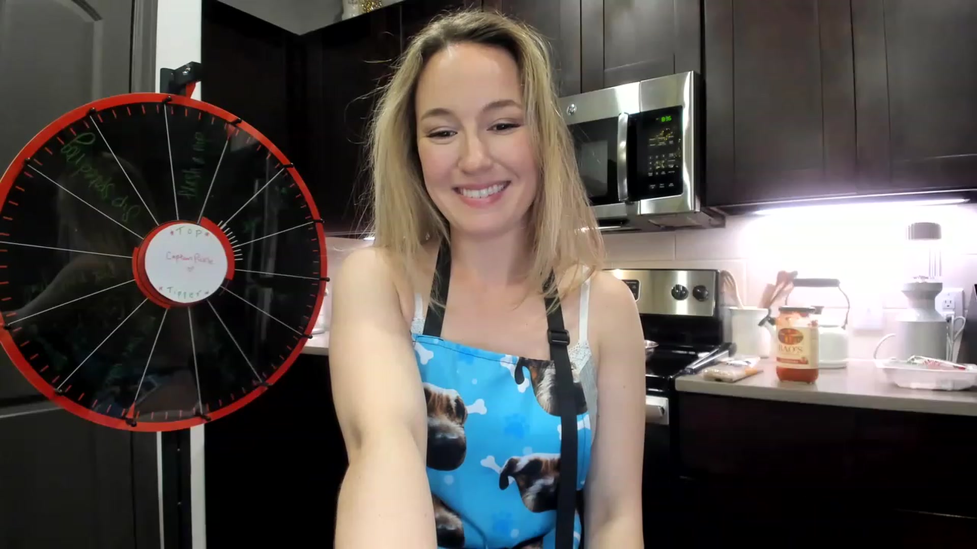 Gallery image thumbnail from LilLadyBird's myfreecams stream on, 12/27/2022, 02:46 image 12 of 20