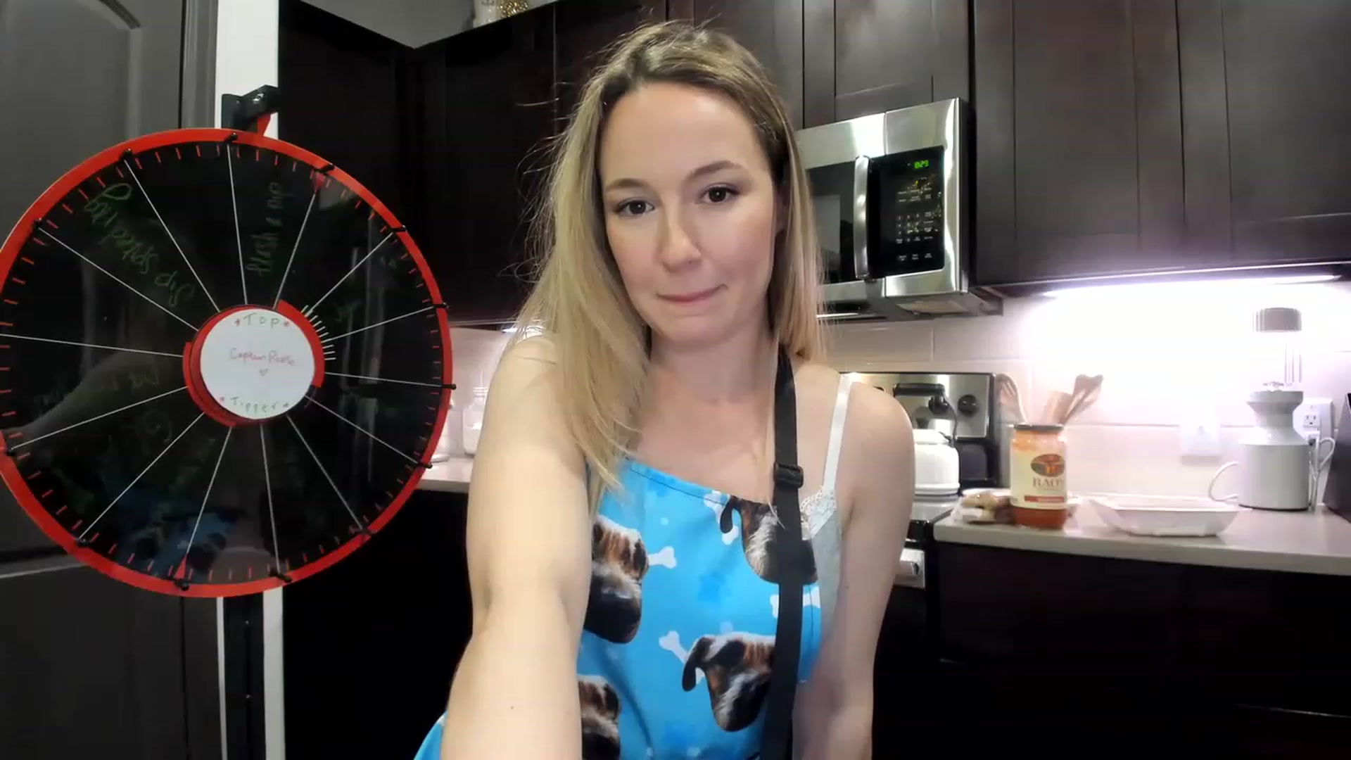 Gallery image thumbnail from LilLadyBird's myfreecams stream on, 12/27/2022, 02:46 image 4 of 20