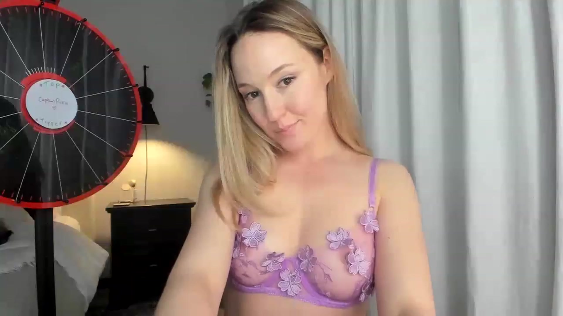 Gallery image thumbnail from LilLadyBird's myfreecams stream on, 01/02/2023, 03:39 image 17 of 20