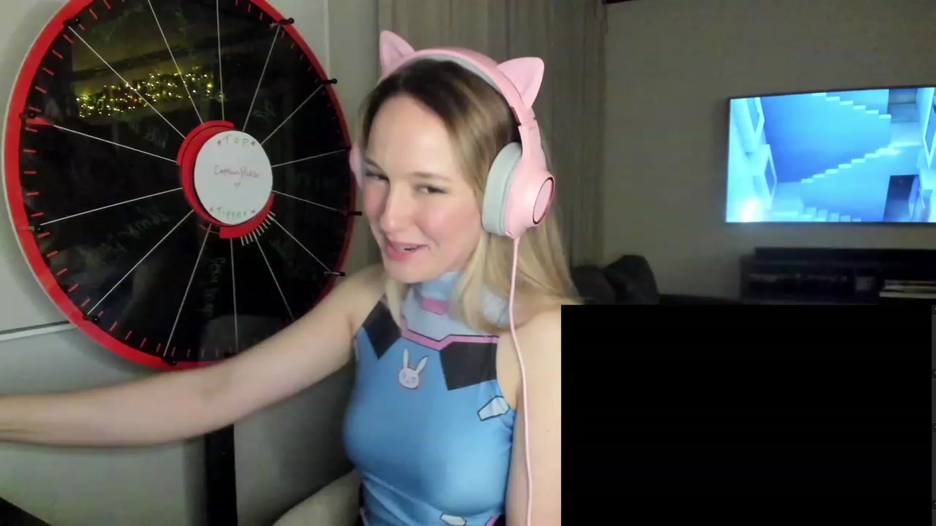 Gallery image thumbnail from LilLadyBird's myfreecams stream on, 01/08/2023, 04:41 image 6 of 20