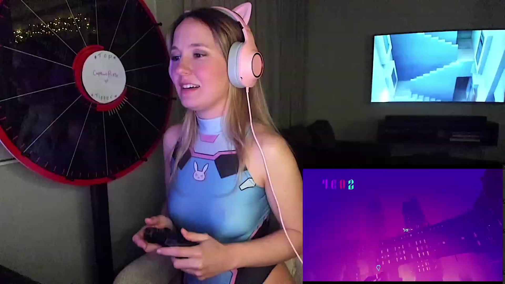 Gallery image thumbnail from LilLadyBird's myfreecams stream on, 01/08/2023, 05:33 image 6 of 20