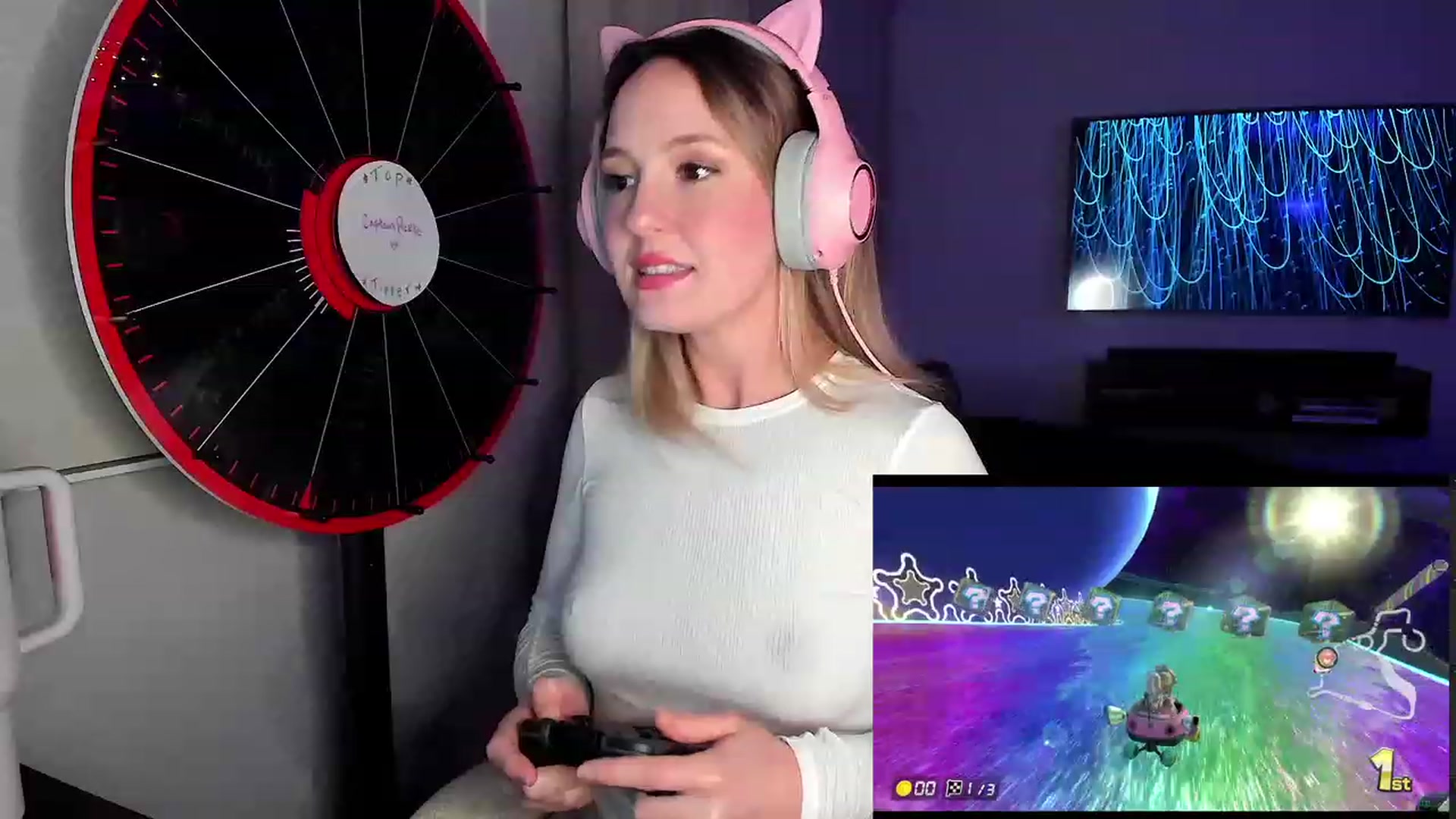 Gallery image thumbnail from LilLadyBird's myfreecams stream on, 01/10/2023, 03:35 image 6 of 20
