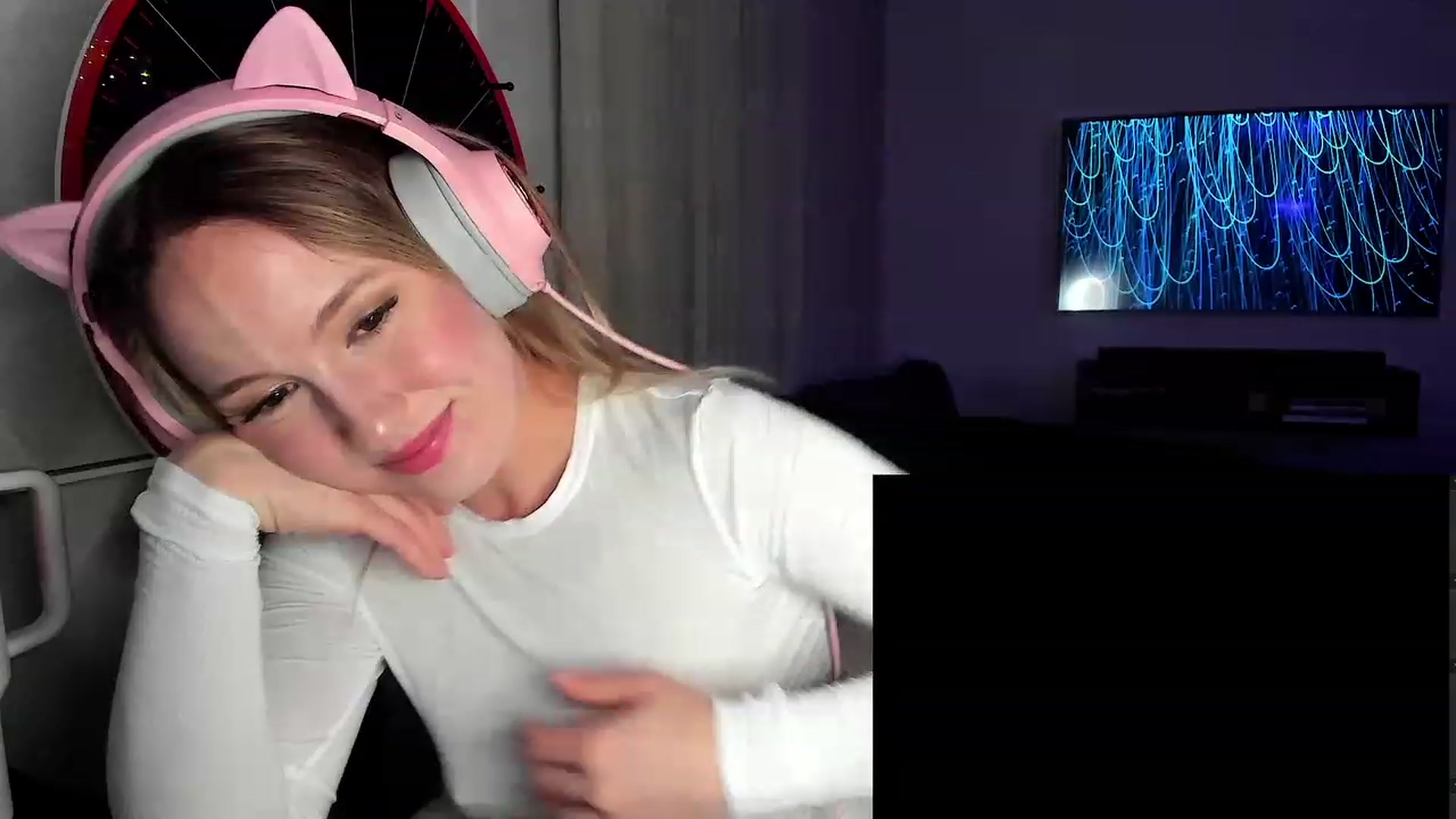 Gallery image thumbnail from LilLadyBird's myfreecams stream on, 01/10/2023, 03:35 image 11 of 20
