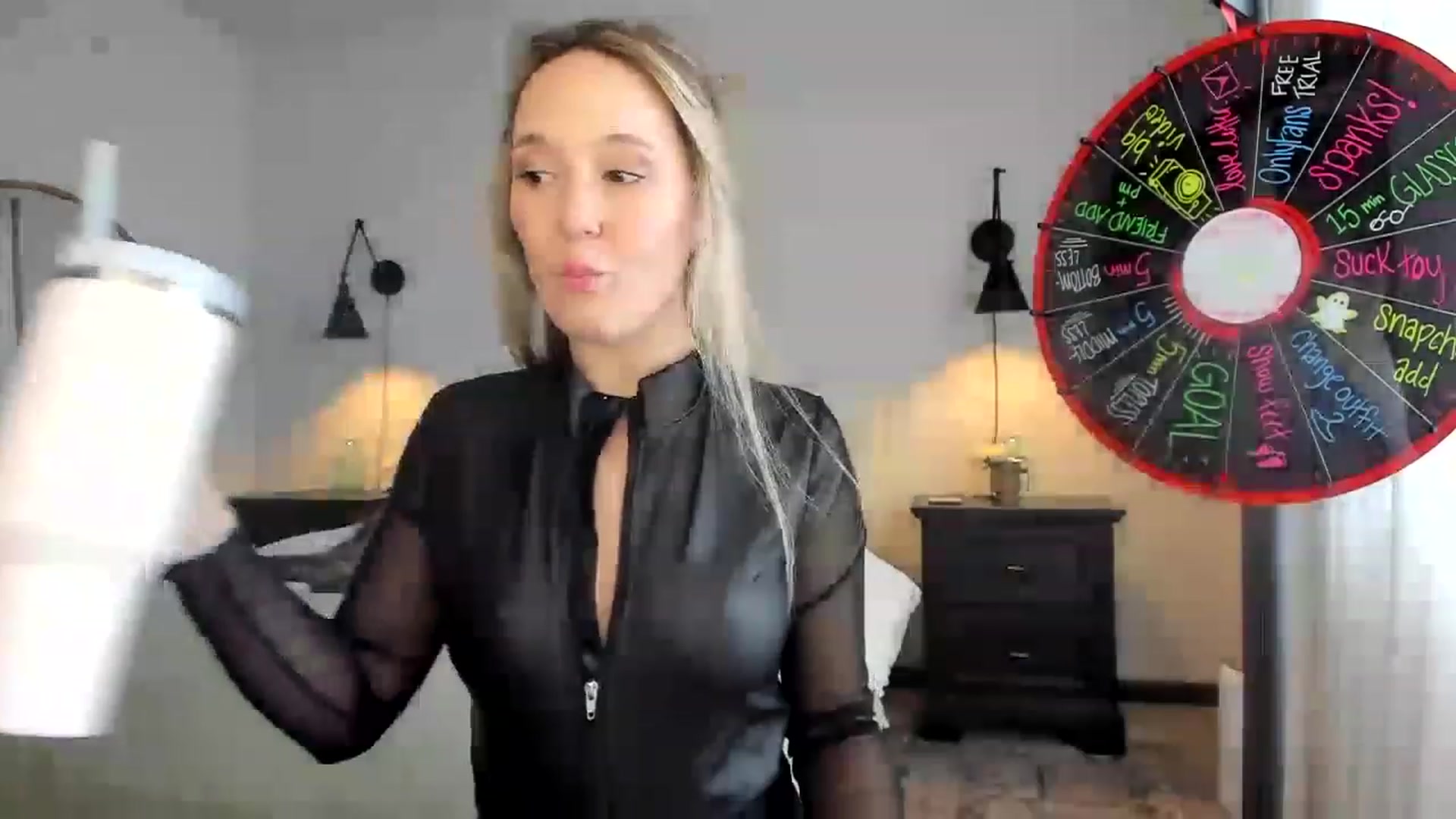 Gallery image thumbnail from LilLadyBird's myfreecams stream on, 01/15/2023, 18:40 image 3 of 20