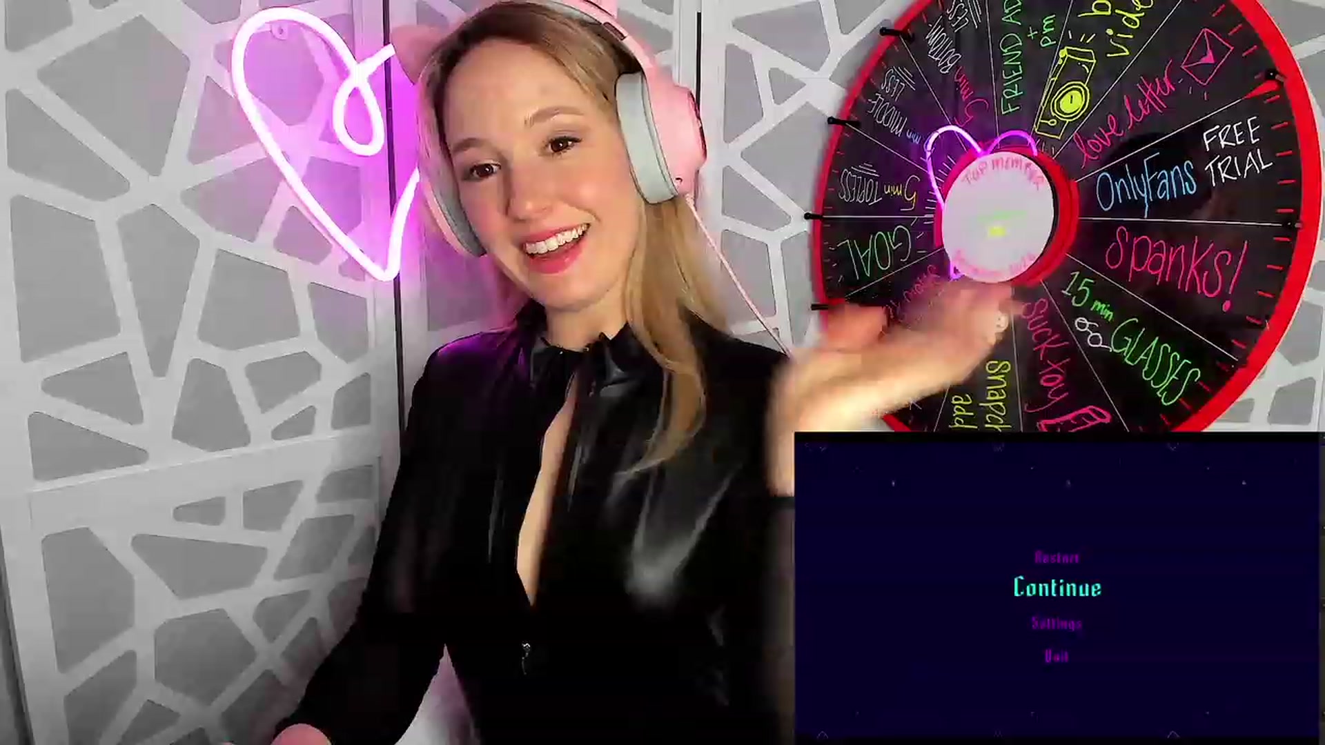 Gallery image thumbnail from LilLadyBird's myfreecams stream on, 01/16/2023, 24:15 image 7 of 20