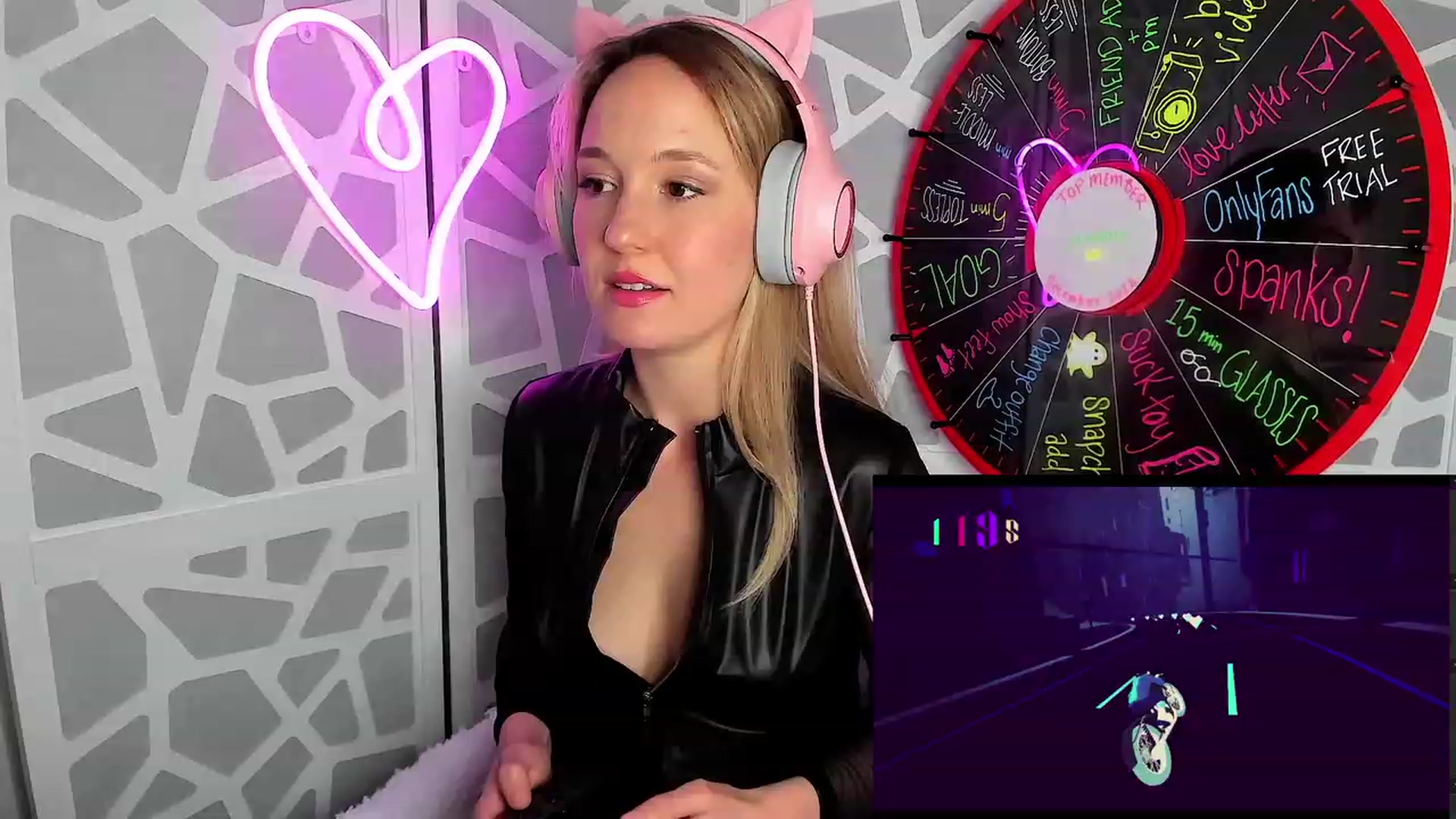 Gallery image thumbnail from LilLadyBird's myfreecams stream on, 01/16/2023, 24:15 image 1 of 20