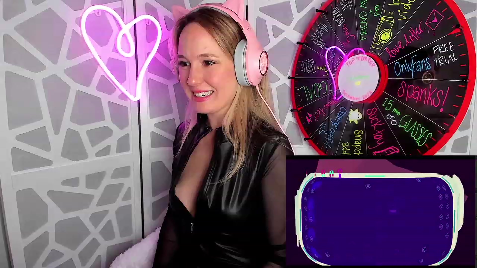Gallery image thumbnail from LilLadyBird's myfreecams stream on, 01/16/2023, 24:31 image 19 of 20