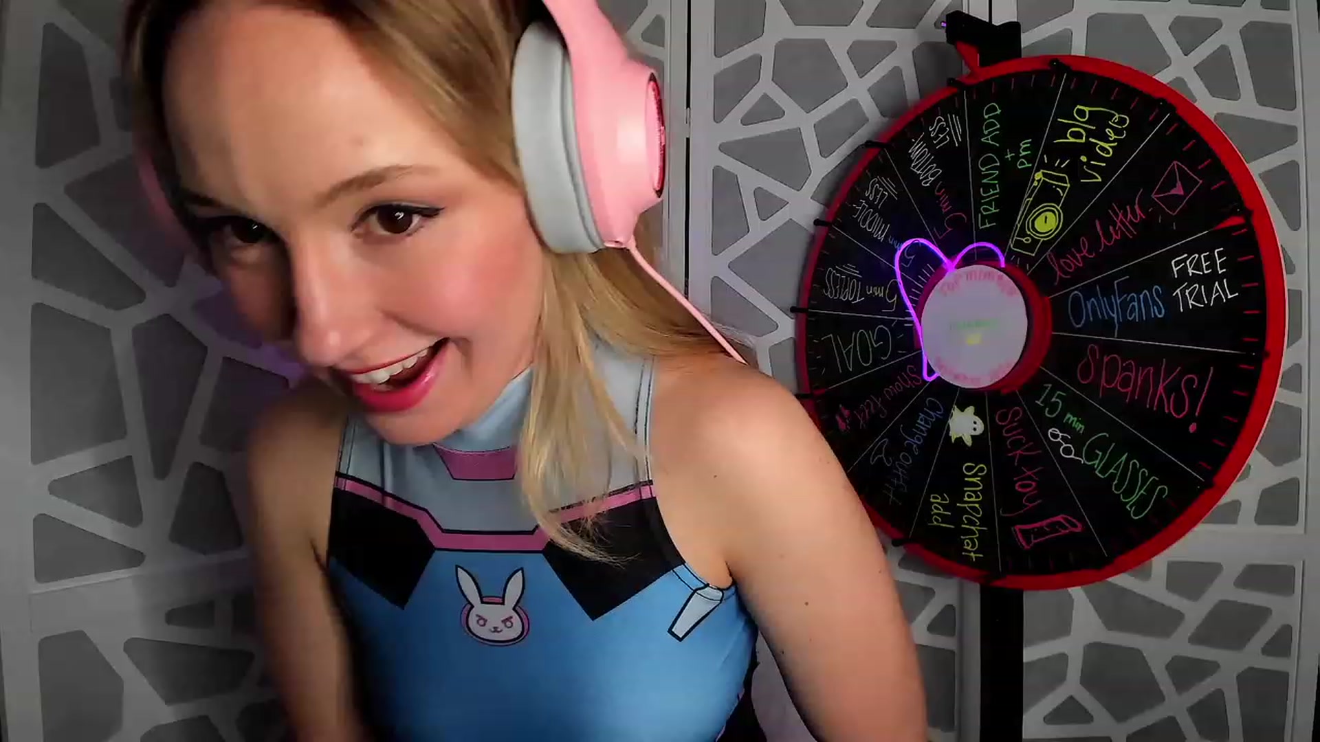 Gallery image thumbnail from LilLadyBird's myfreecams stream on, 01/18/2023, 03:39 image 1 of 20