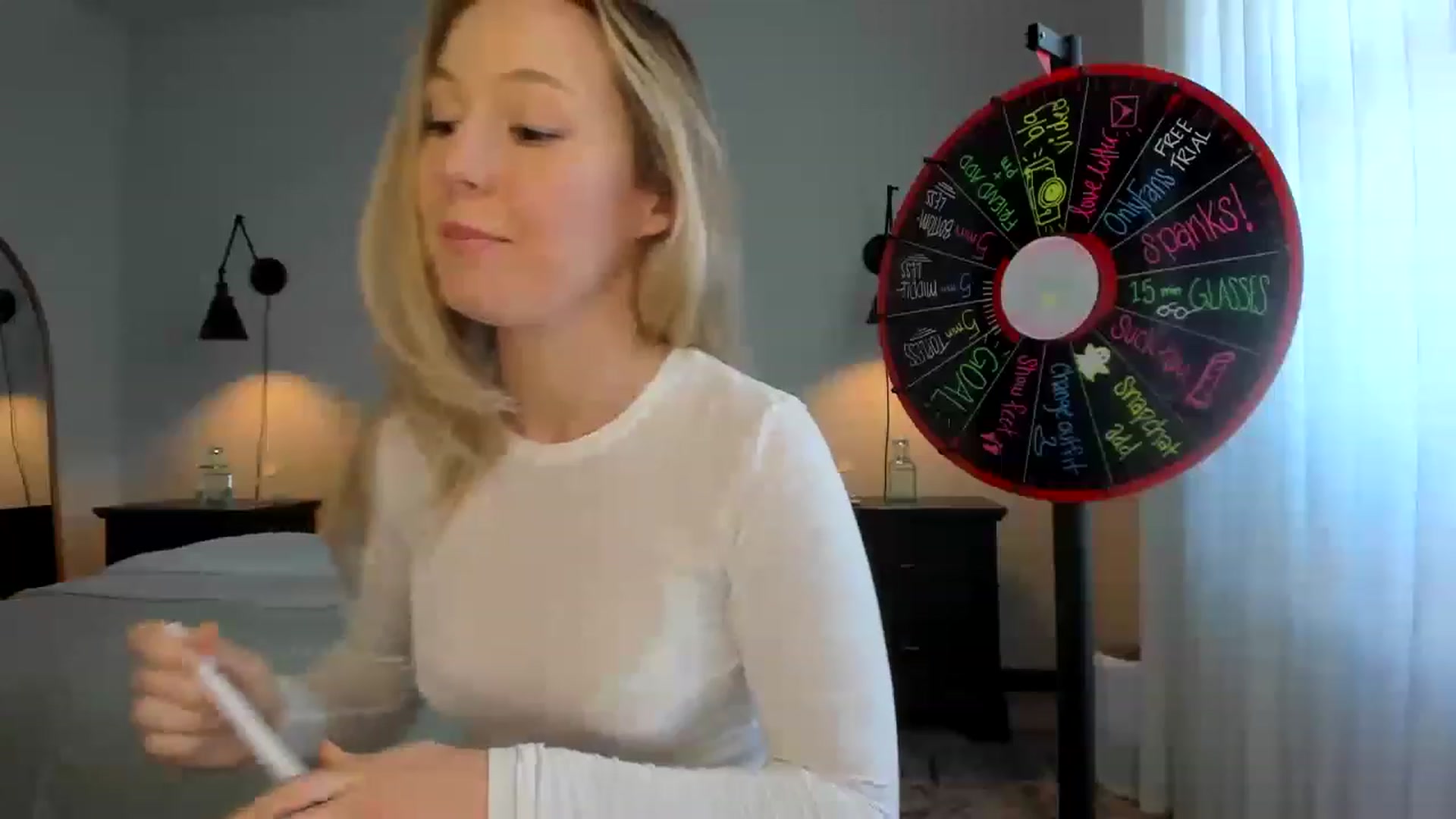 Gallery image thumbnail from LilLadyBird's myfreecams stream on, 01/22/2023, 18:21 image 6 of 20