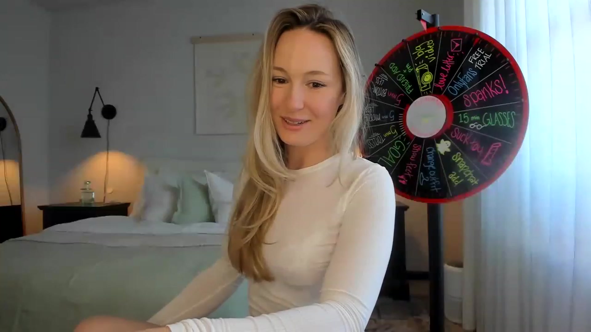 Gallery image thumbnail from LilLadyBird's myfreecams stream on, 01/22/2023, 18:21 image 9 of 20