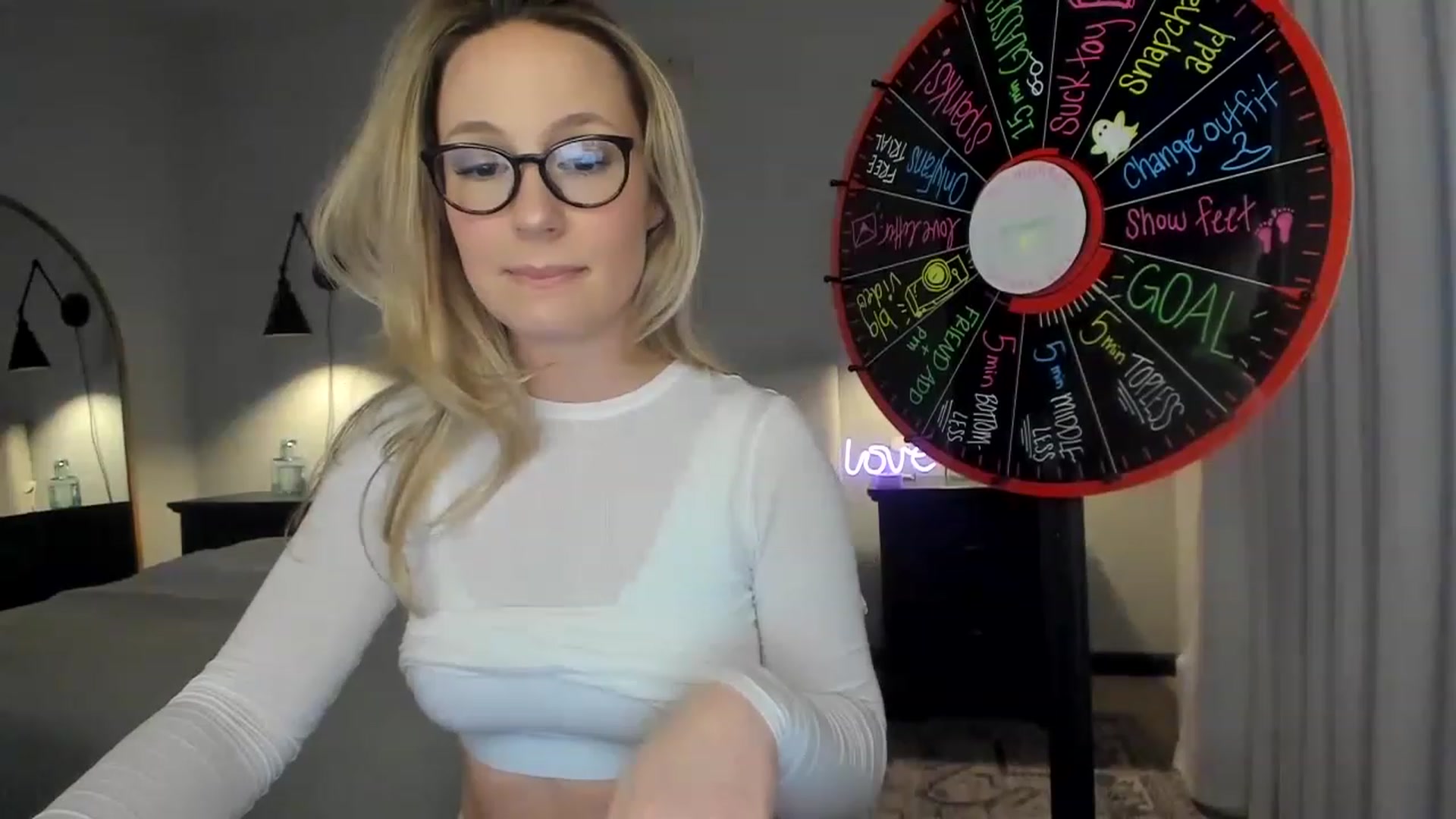 Gallery image thumbnail from LilLadyBird's myfreecams stream on, 01/27/2023, 24:43 image 9 of 20